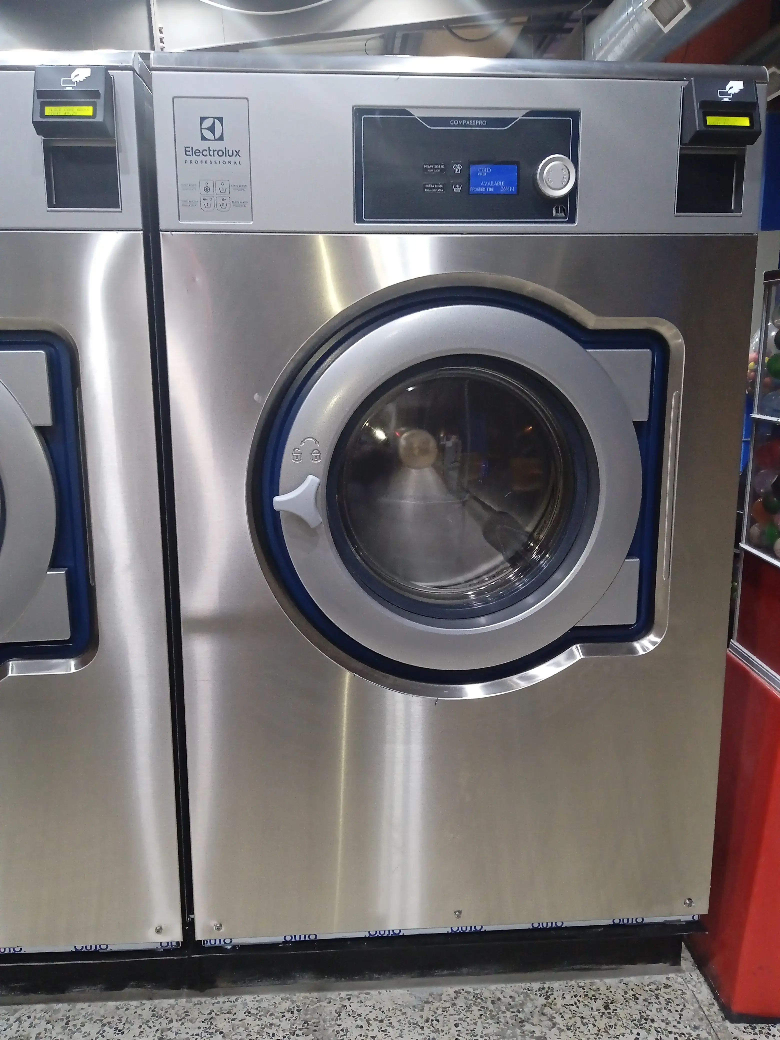 Spin and Shine Georgetown Laundromat thumbnail 17