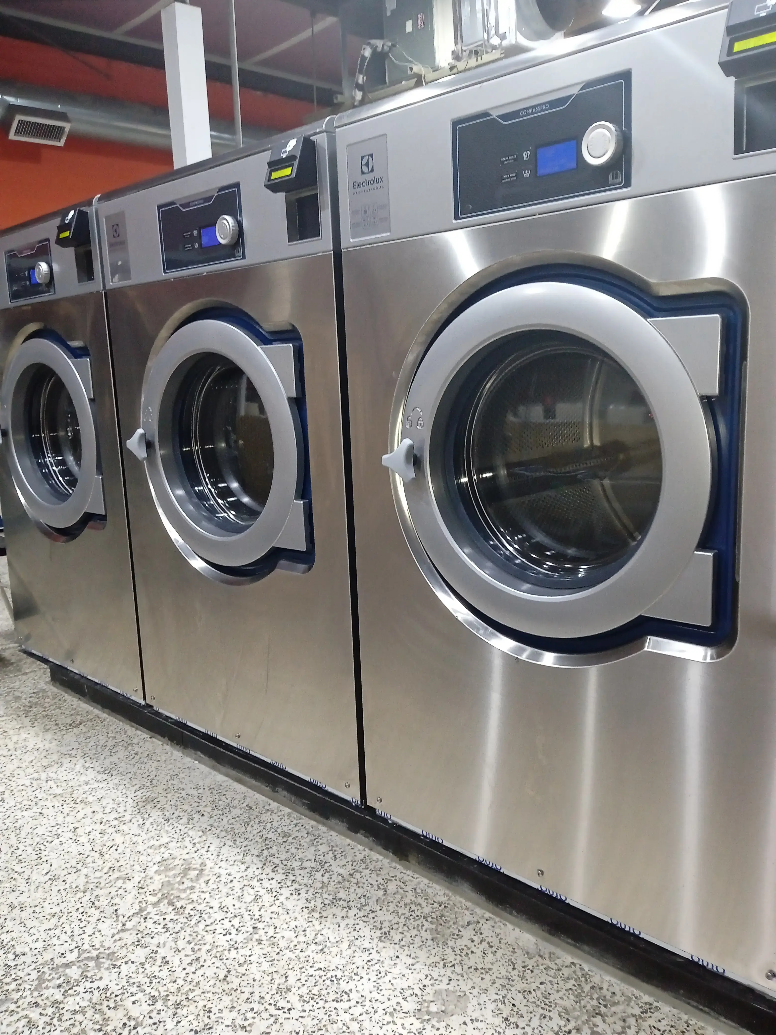 Spin and Shine Georgetown Laundromat - Image 19