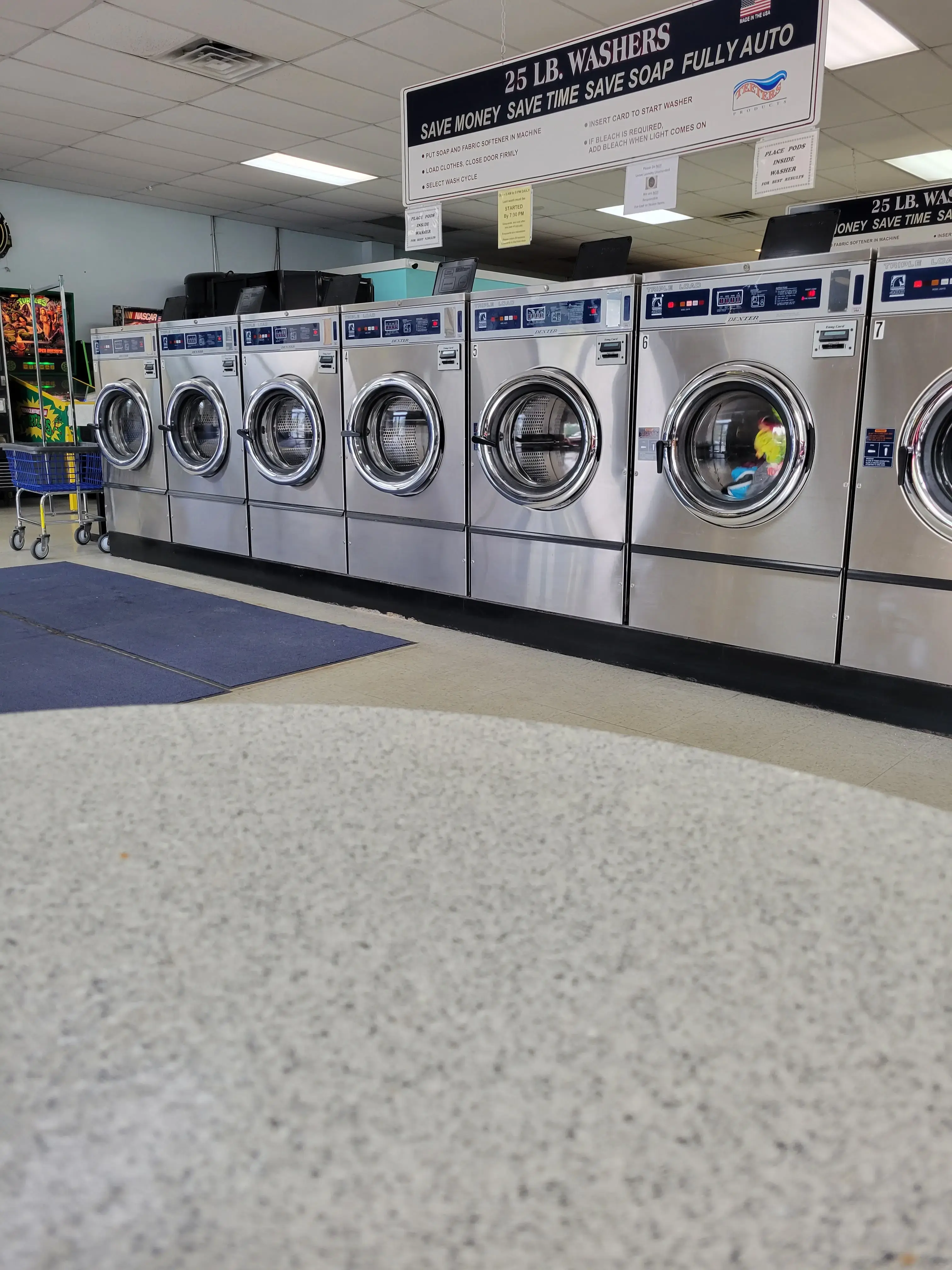 Spin Brite Laundry & Tanning - Image 1