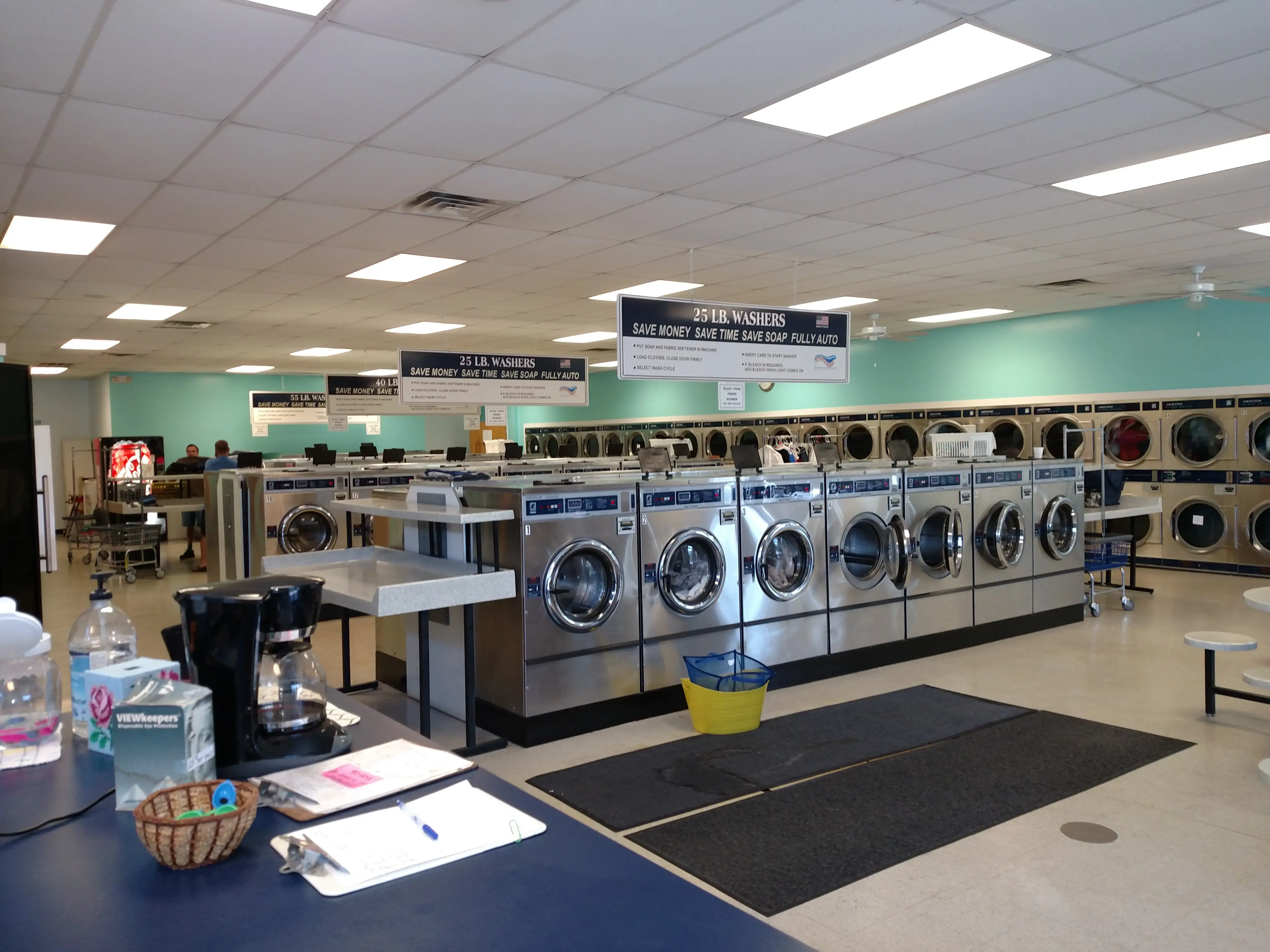 Spin Brite Laundry & Tanning thumbnail 2