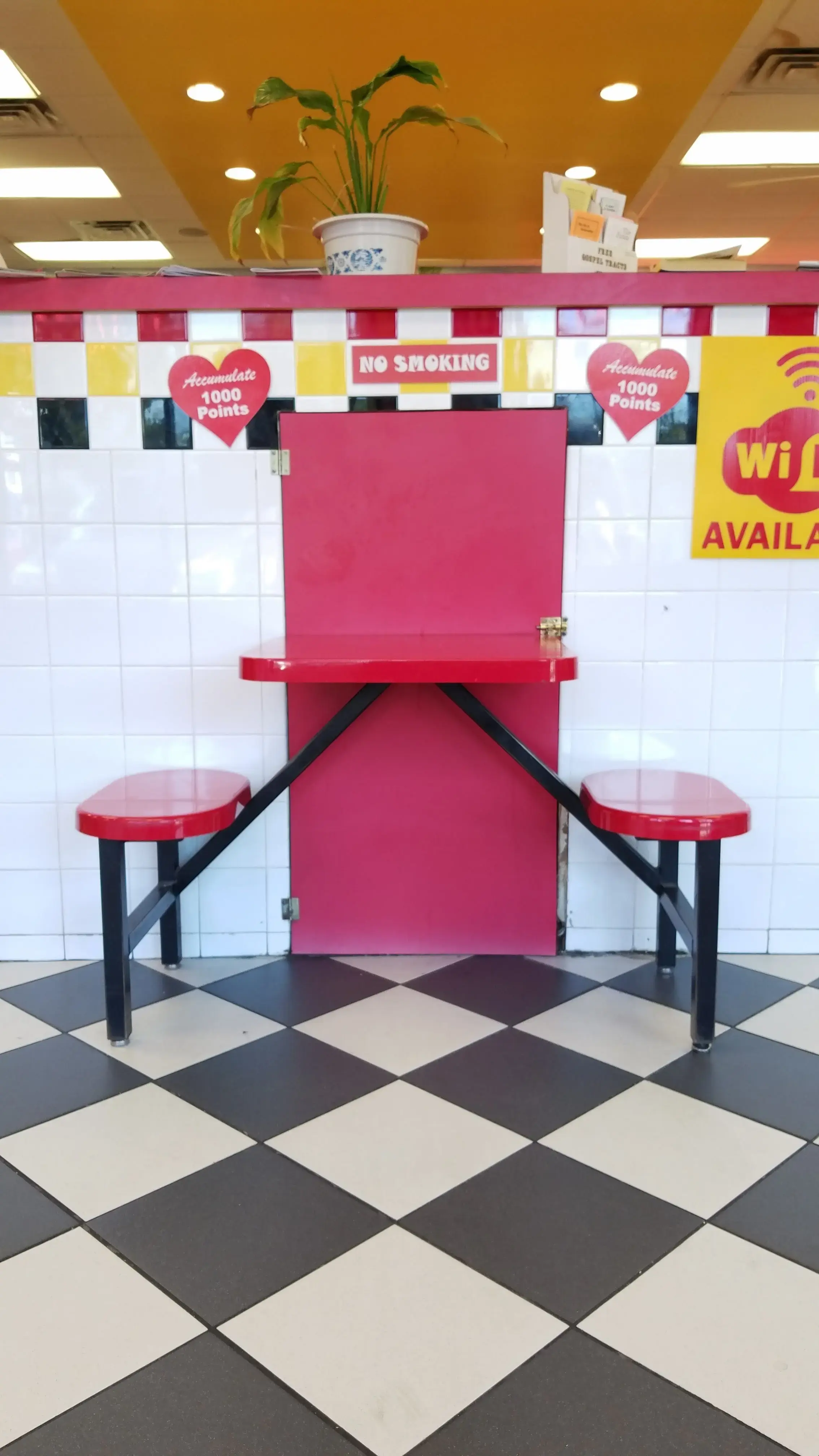 Spin Central Laundromat - Image 12