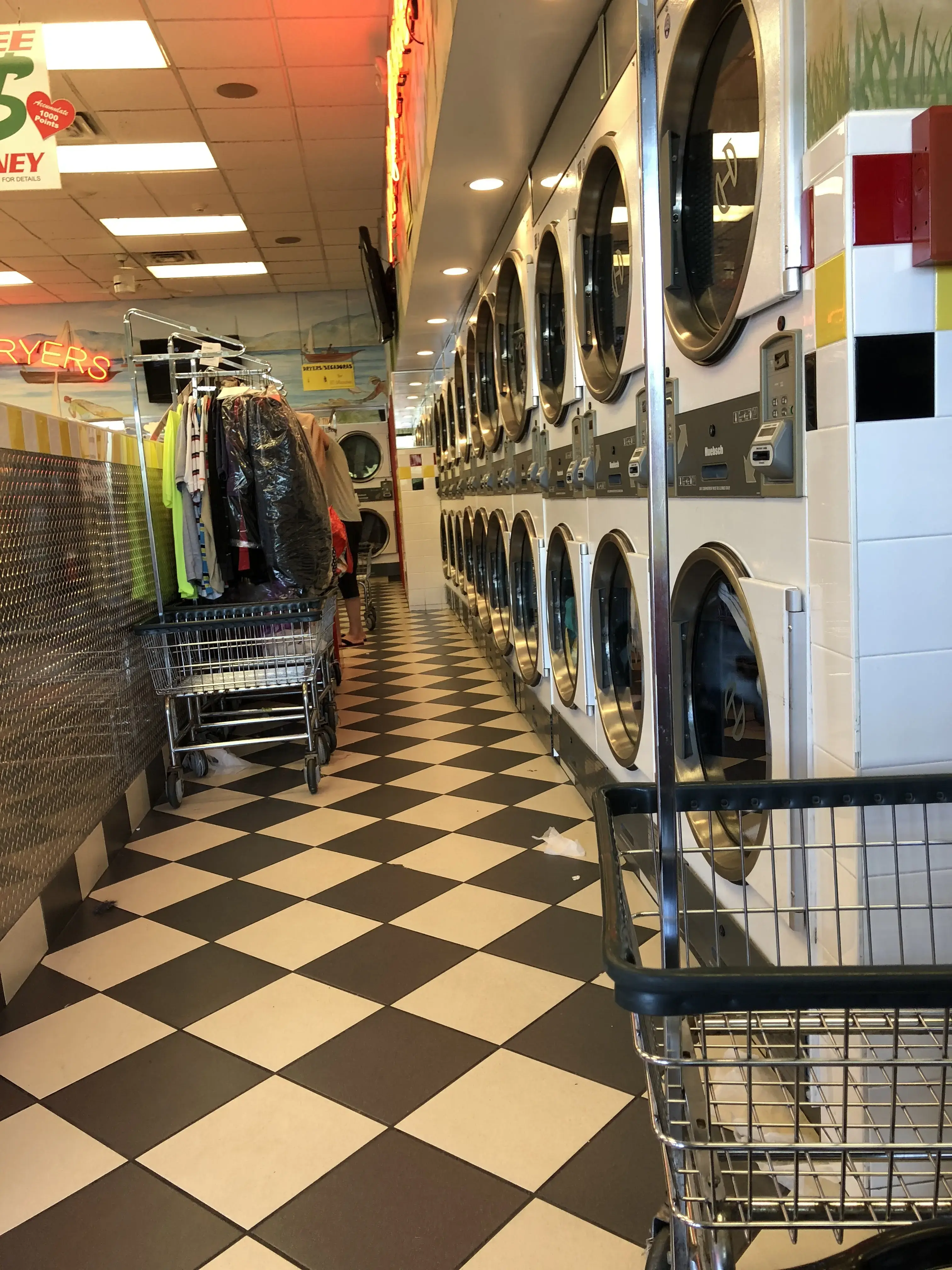 Spin Central Laundromat - Image 5