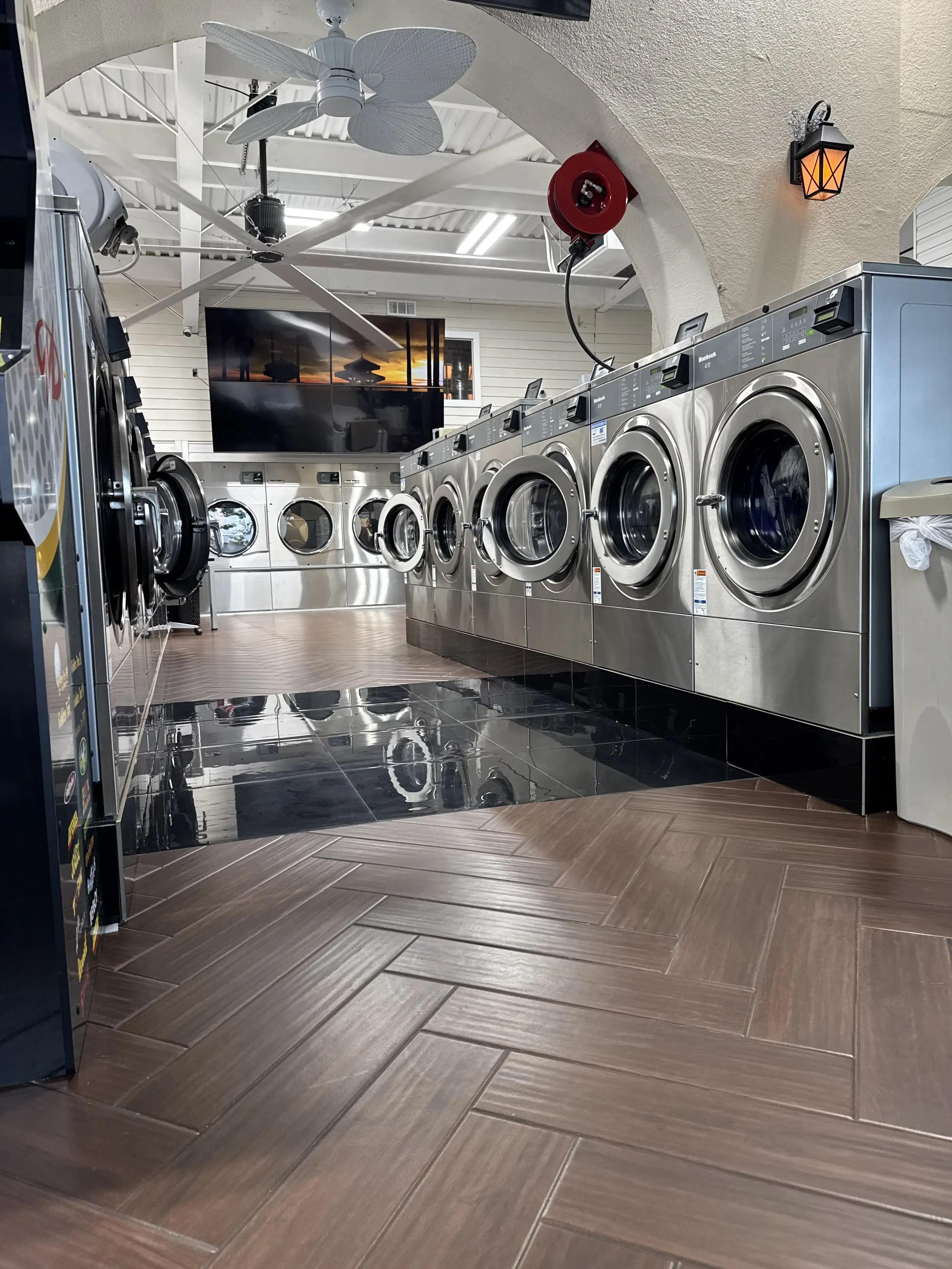 Spin Ciclo Washateria location