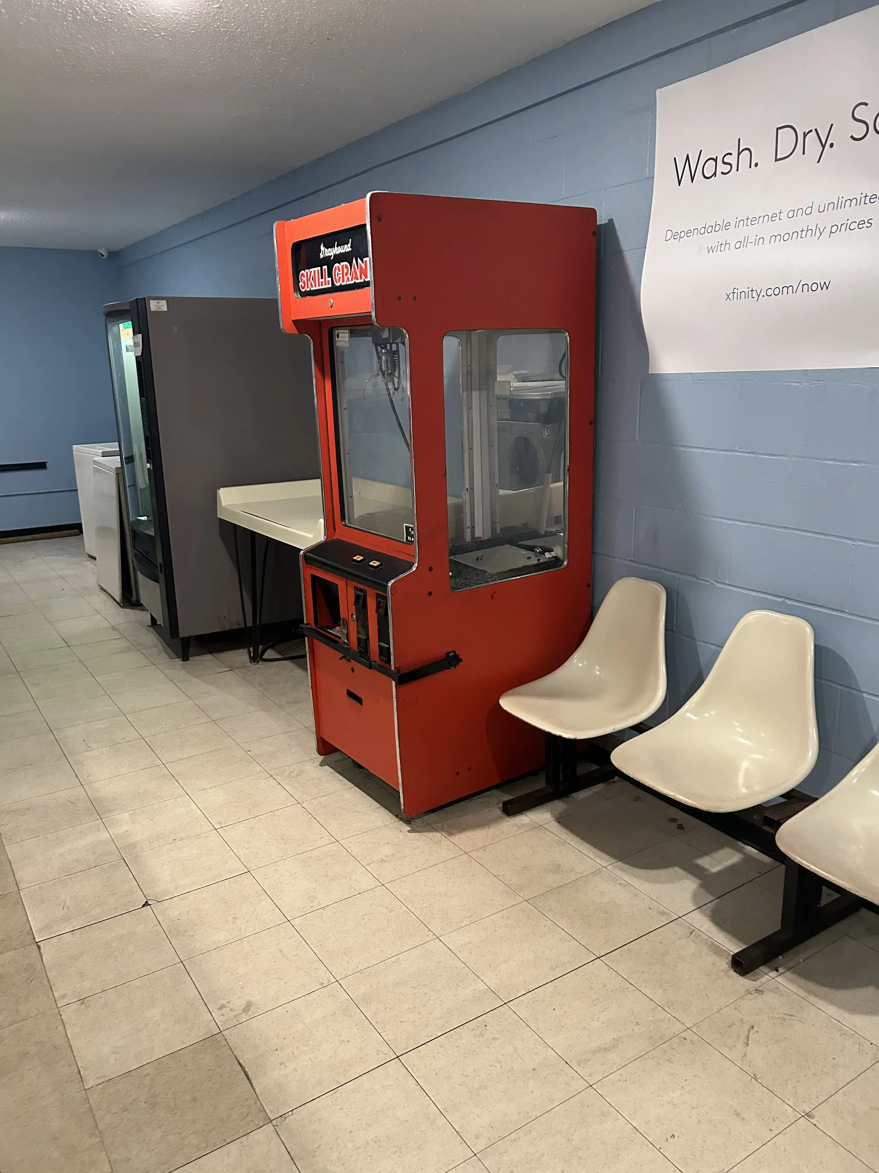 Spin City Coin Laundromat and Dry Cleaning - Image 3