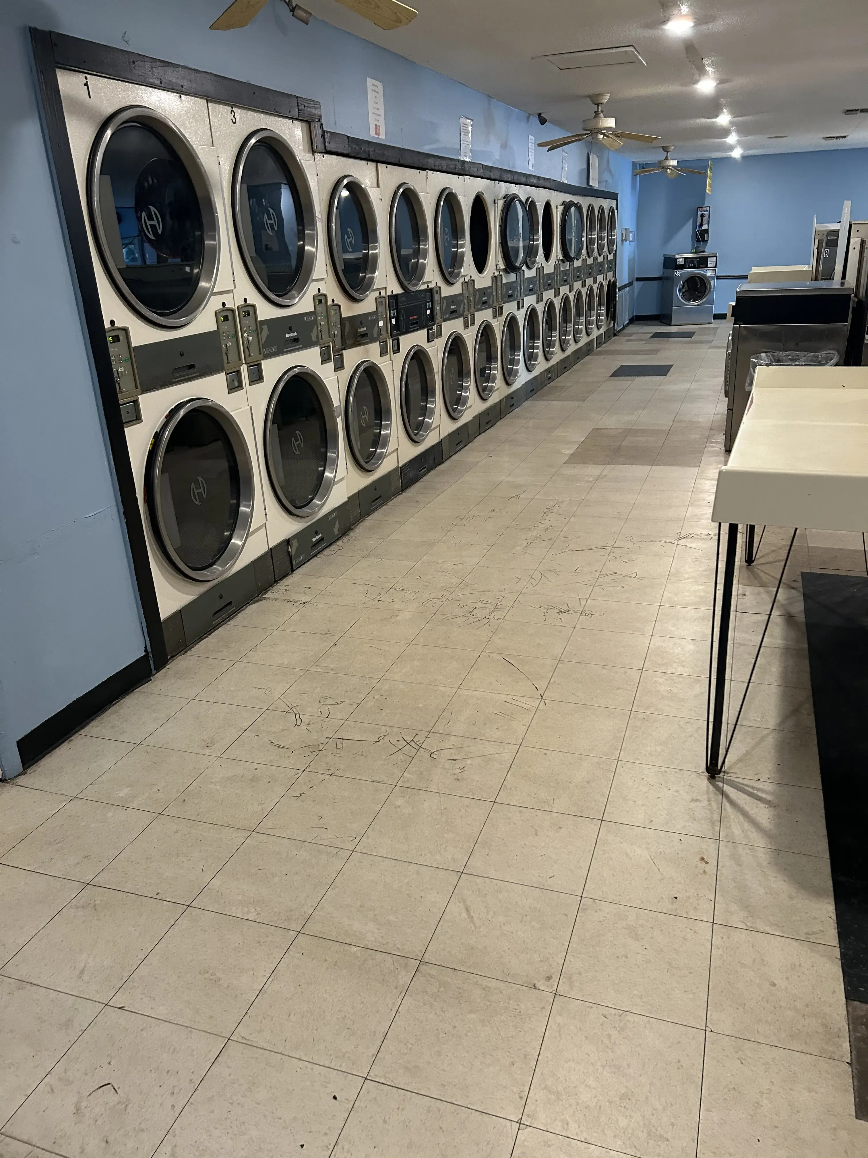 Spin City Coin Laundromat and Dry Cleaning thumbnail 12
