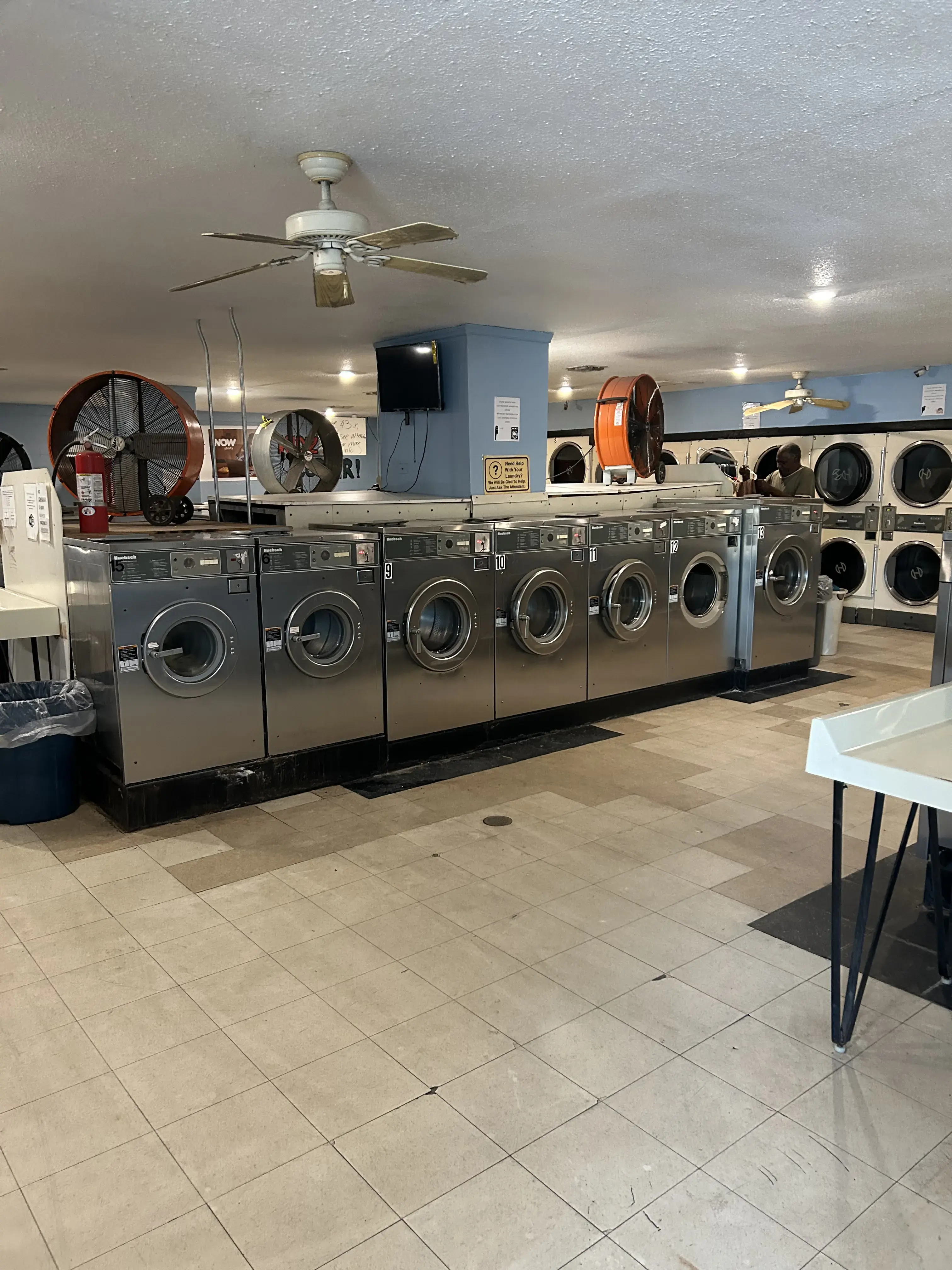 Spin City Coin Laundromat and Dry Cleaning thumbnail 18