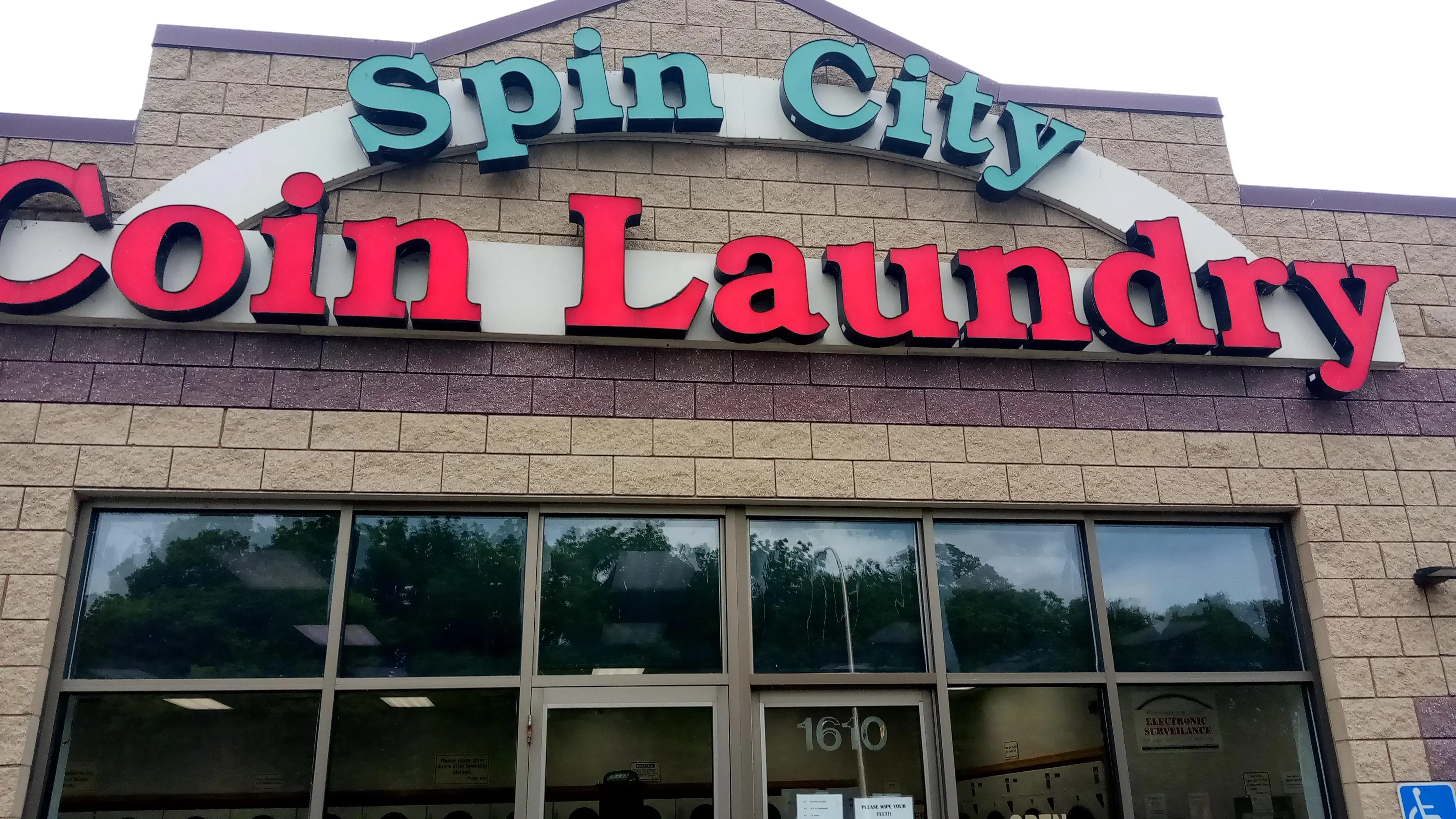 Spin City Coin Laundromat thumbnail 7