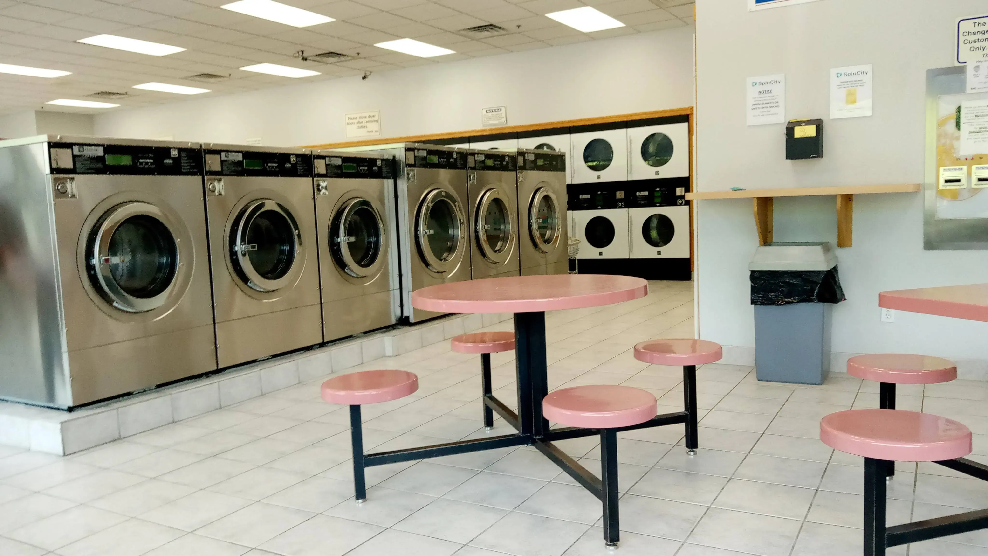 Spin City Coin Laundromat thumbnail 11