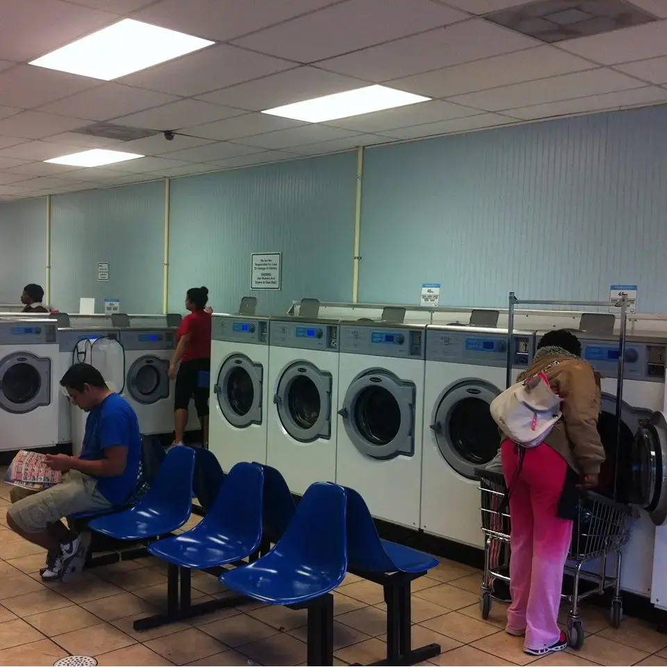Spin City Coin Laundry - Image 11
