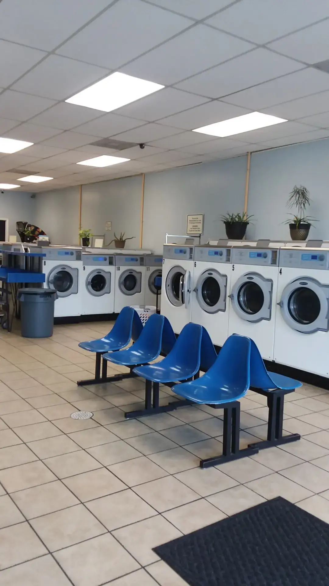 Spin City Coin Laundry - Image 9