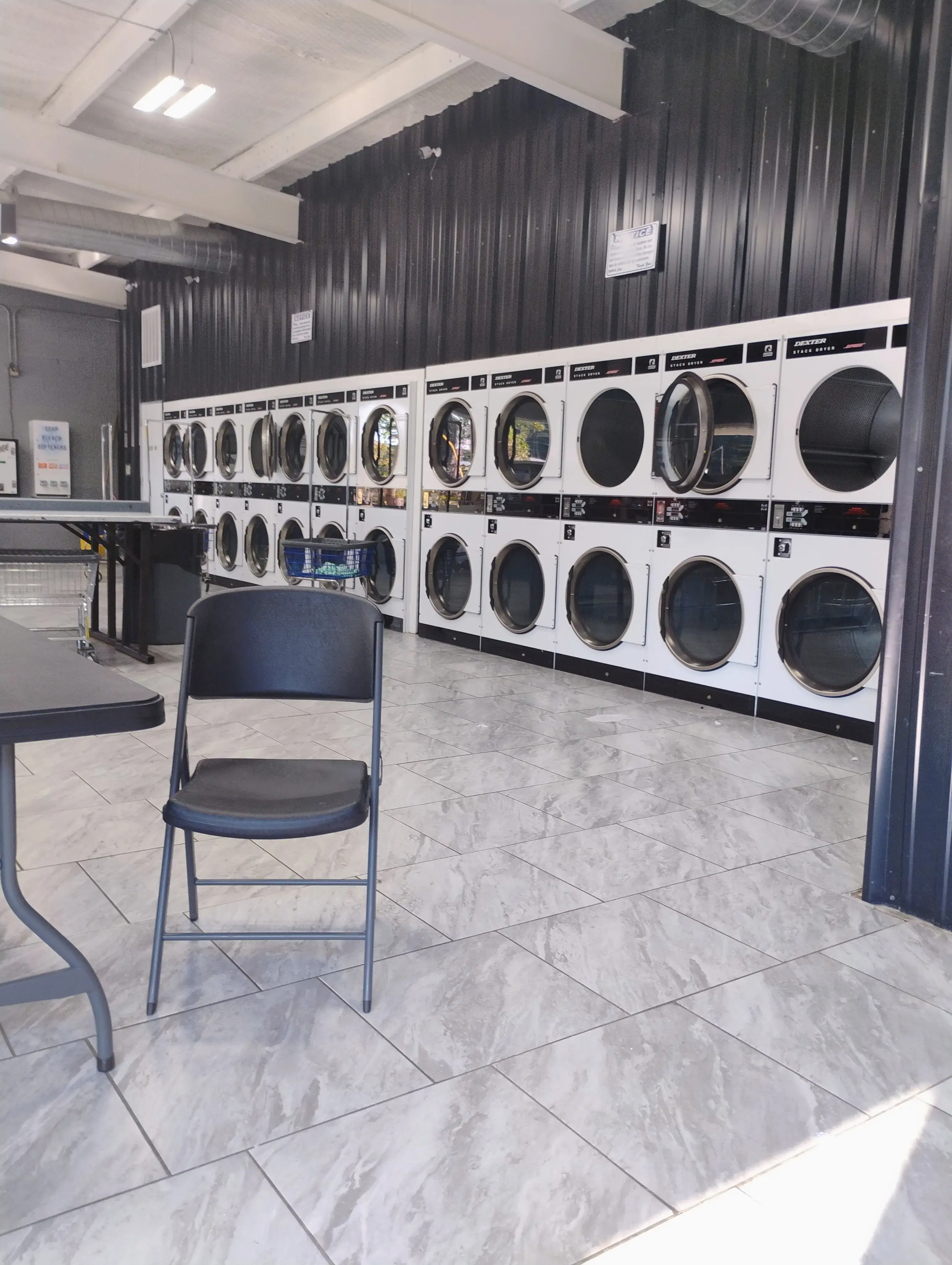 Spin City Coin Laundry - Image 2