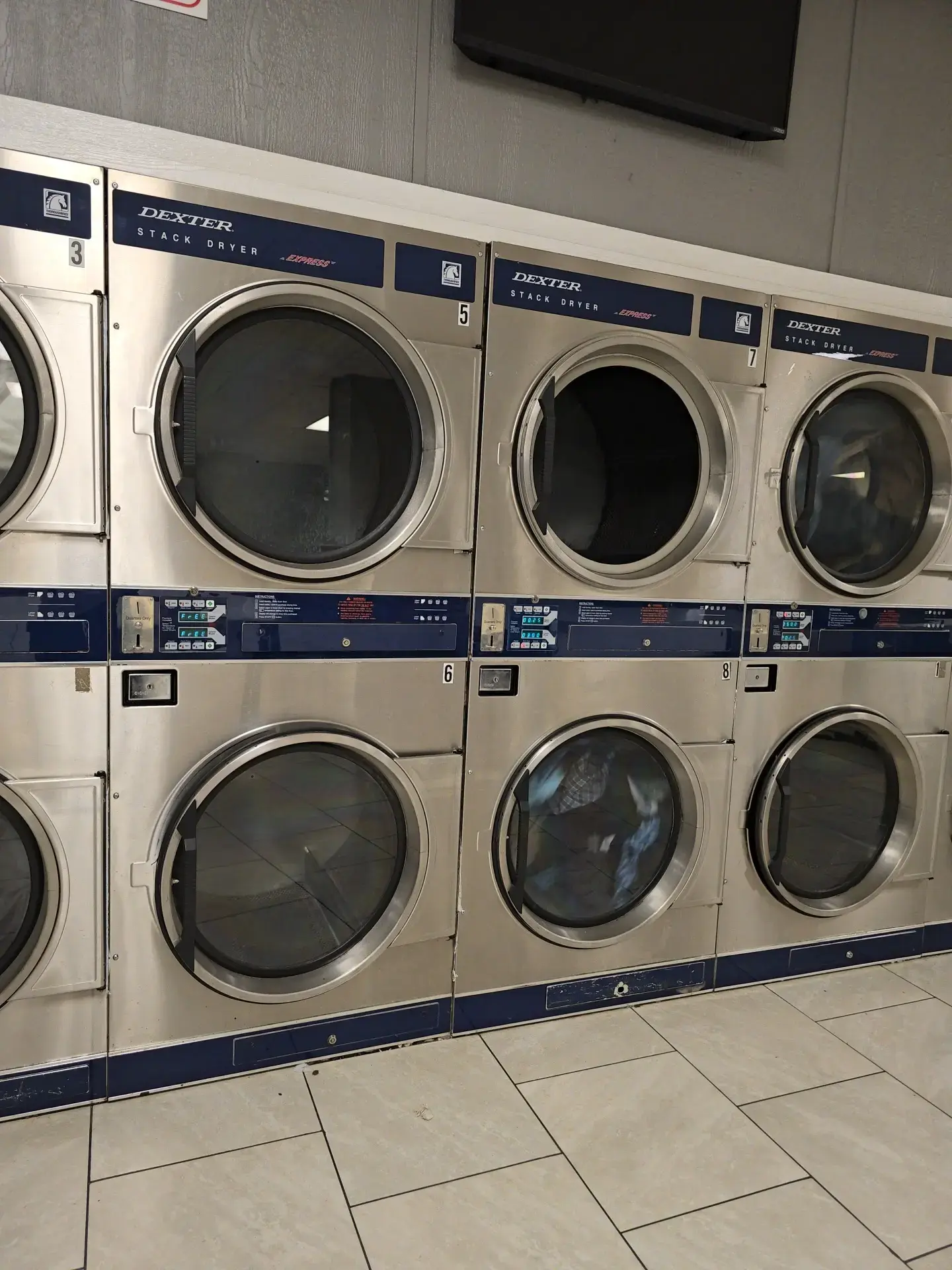 Spin City Coin Laundry - Image 3