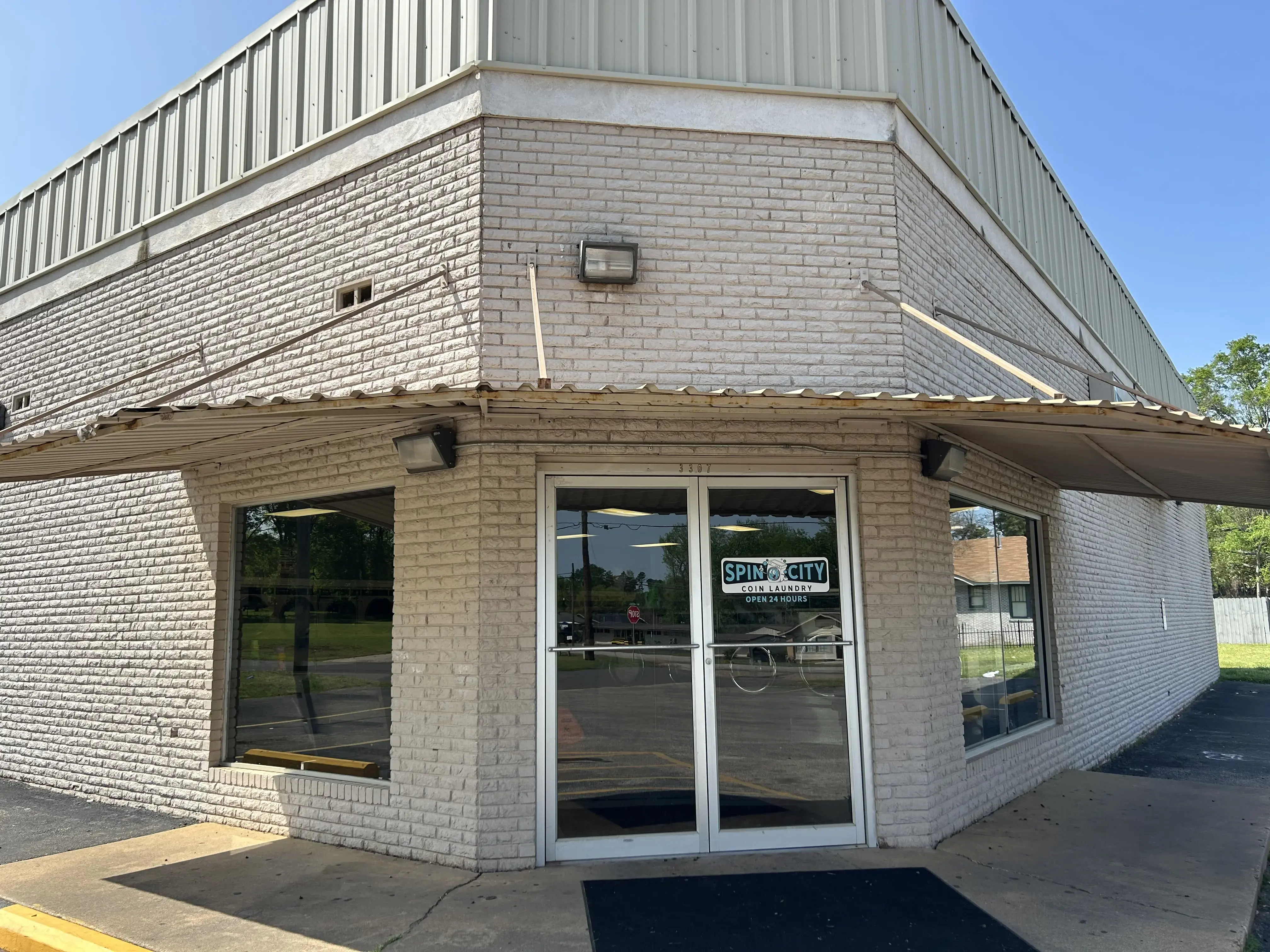 Spin City Coin Laundry - Image 1