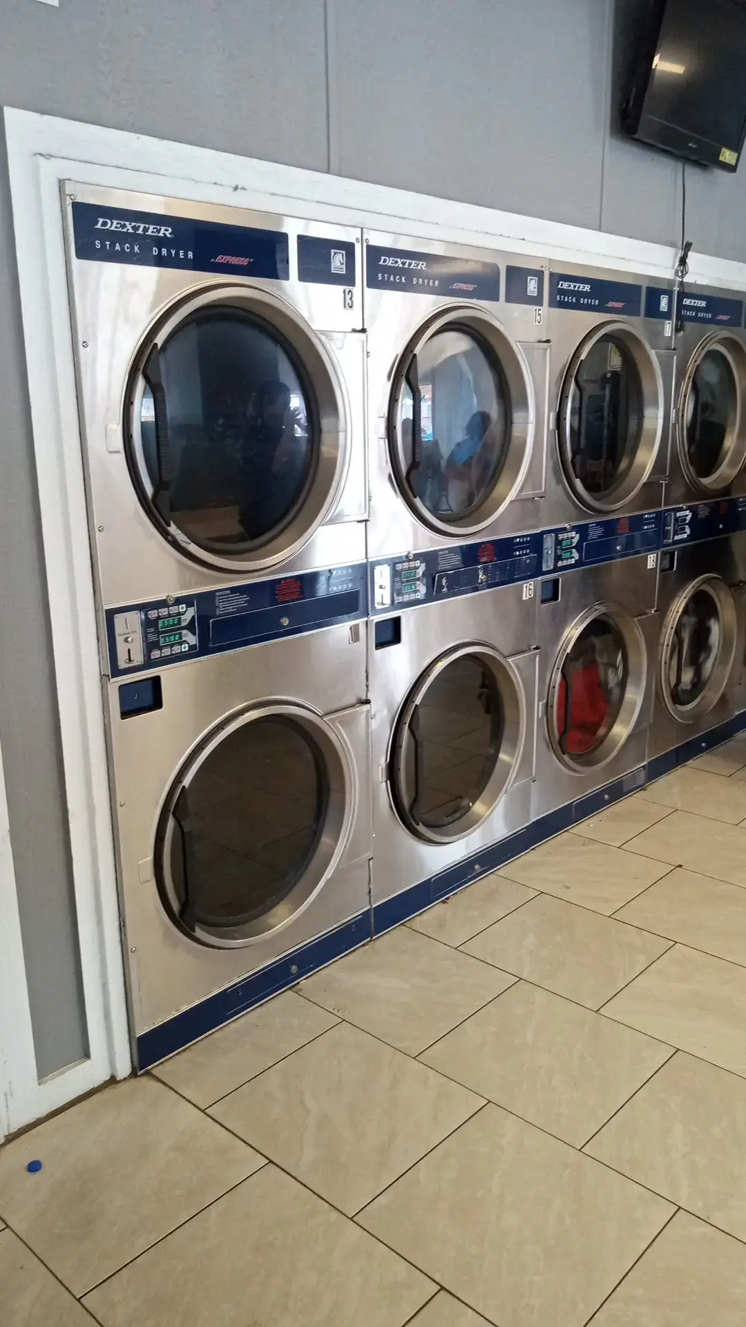 Spin City Coin Laundry - Image 13