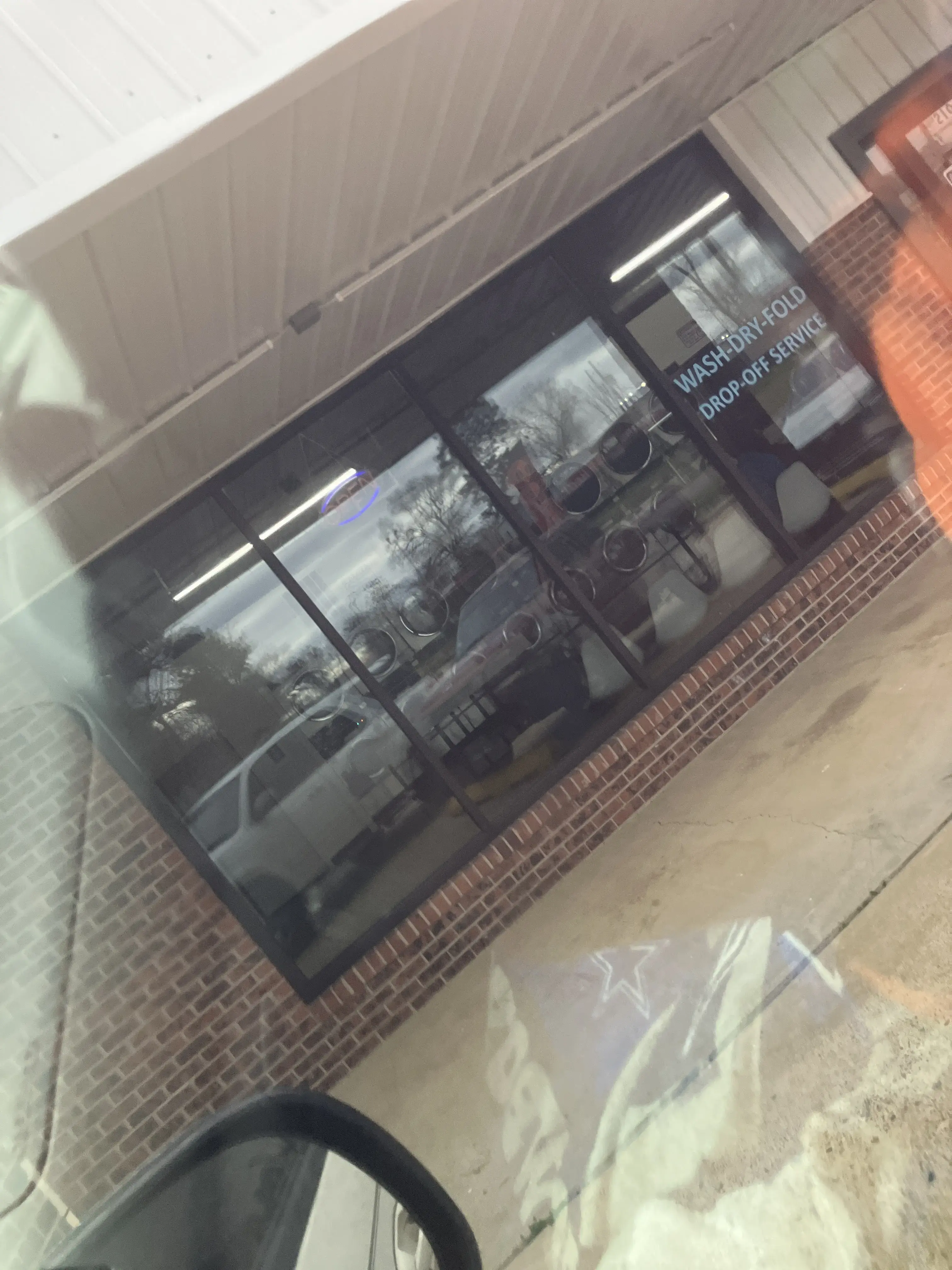 Spin City Coin Laundry - Image 19
