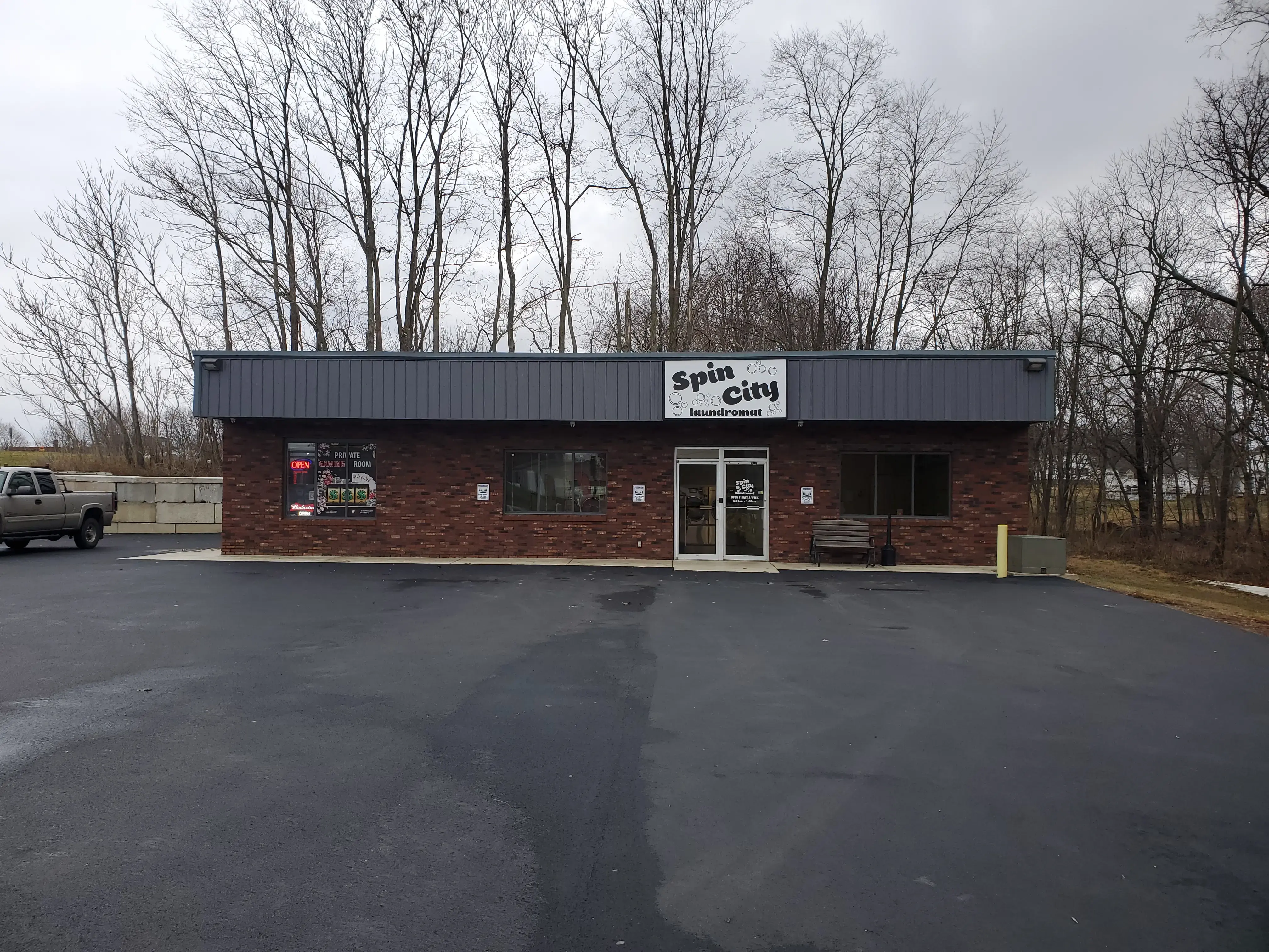 Spin City Laundromat - Image 6