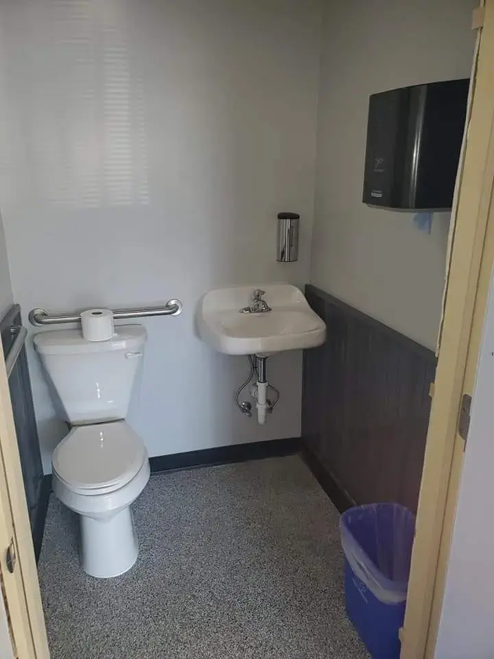 Spin City Laundromat thumbnail 4