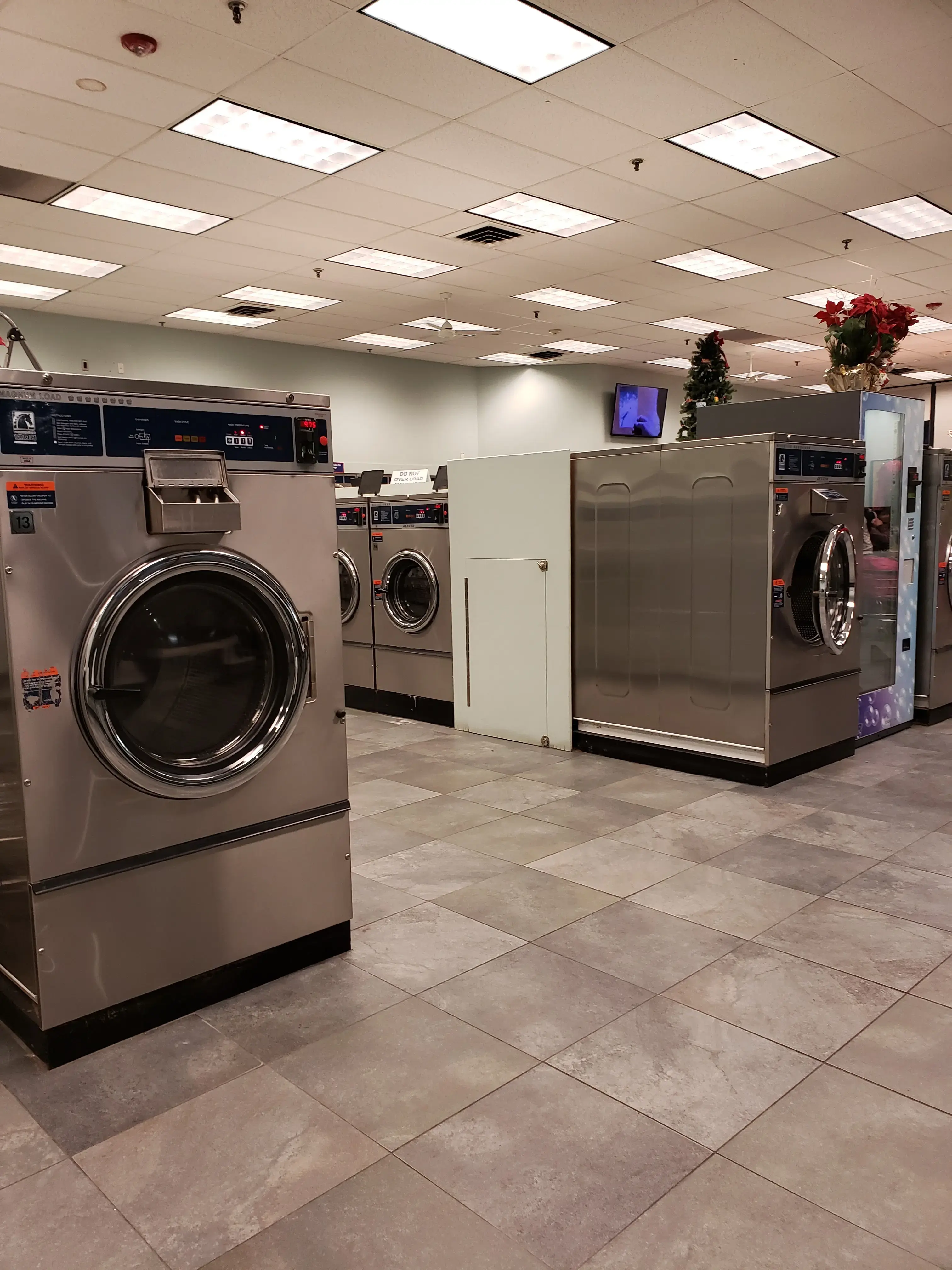 Spin City Laundromat thumbnail 20