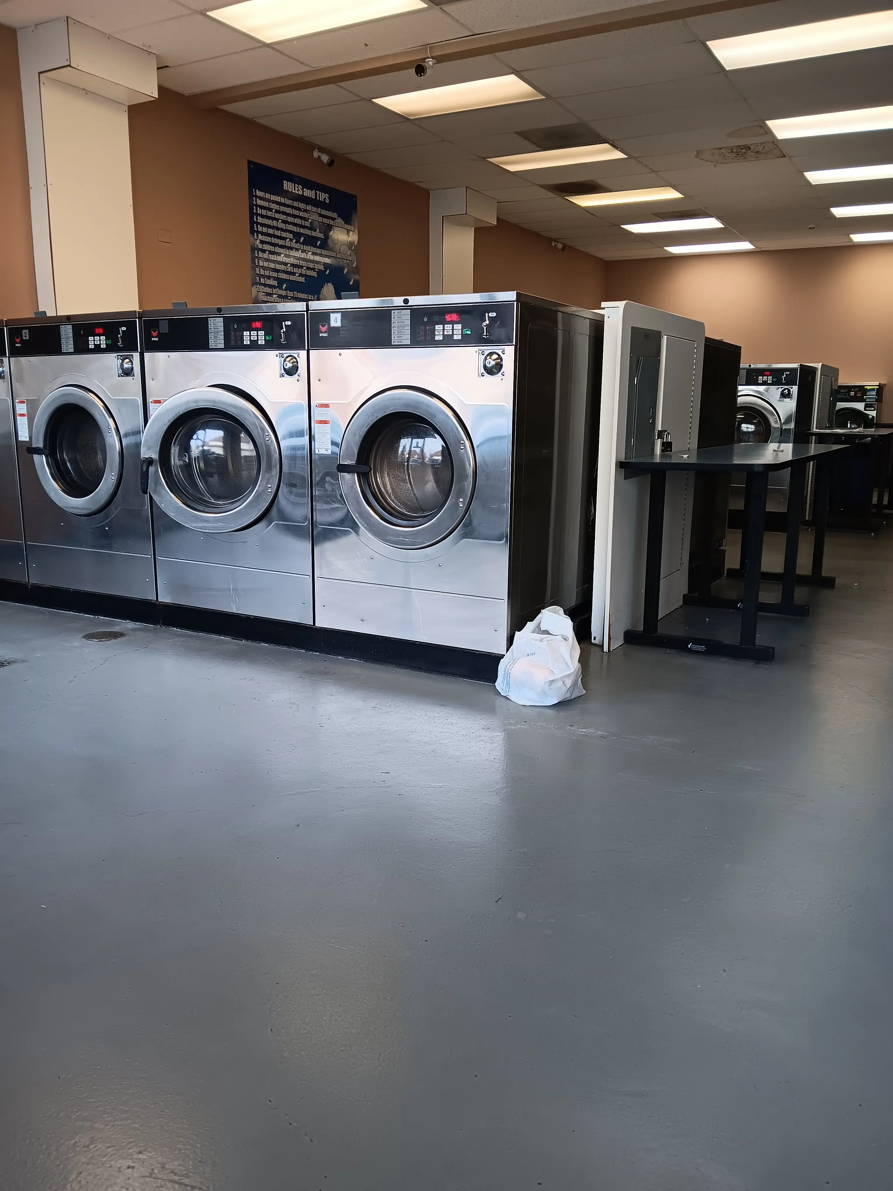 Spin City Laundromat location