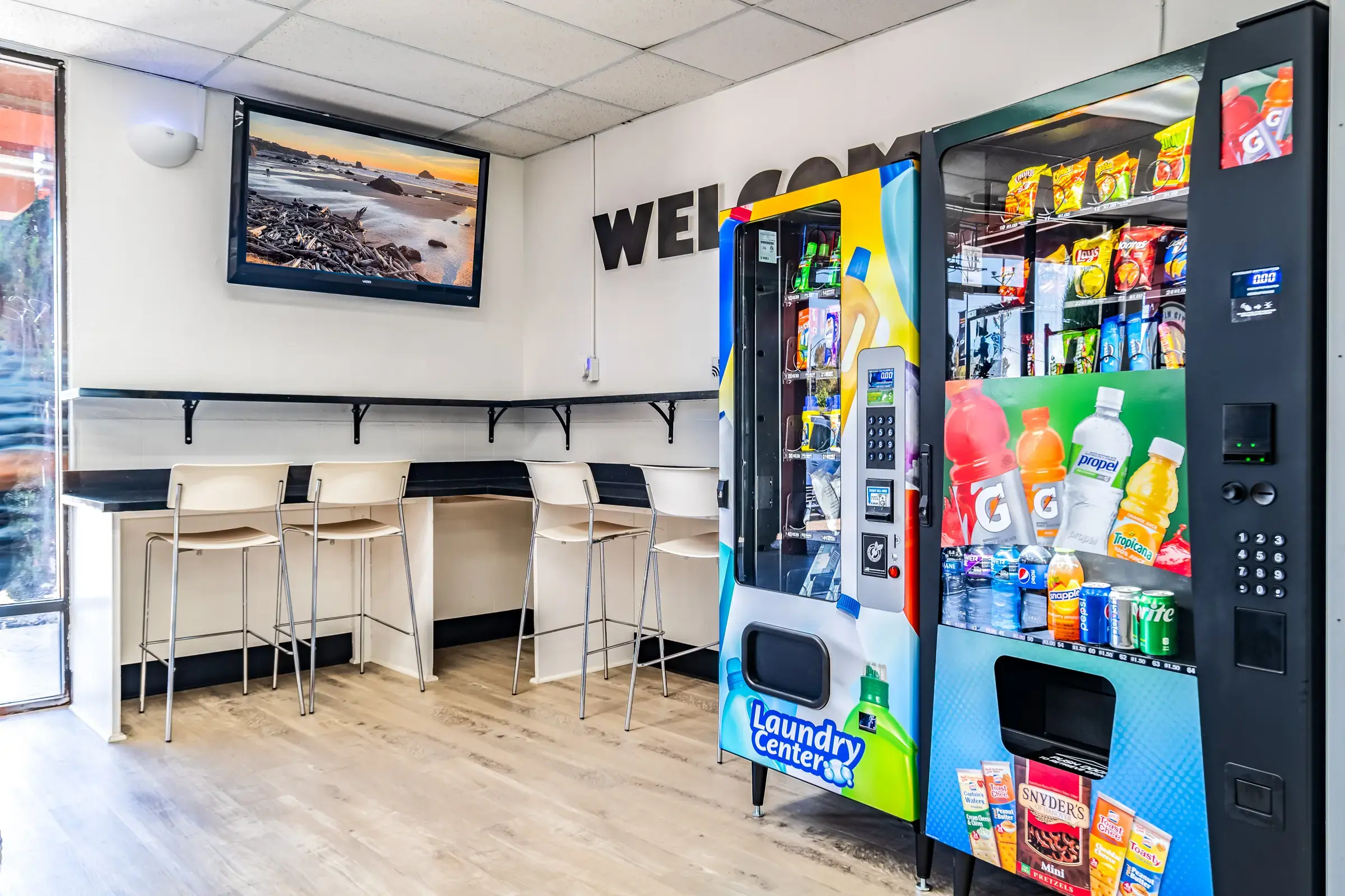 Spin City Laundromat - Image 9