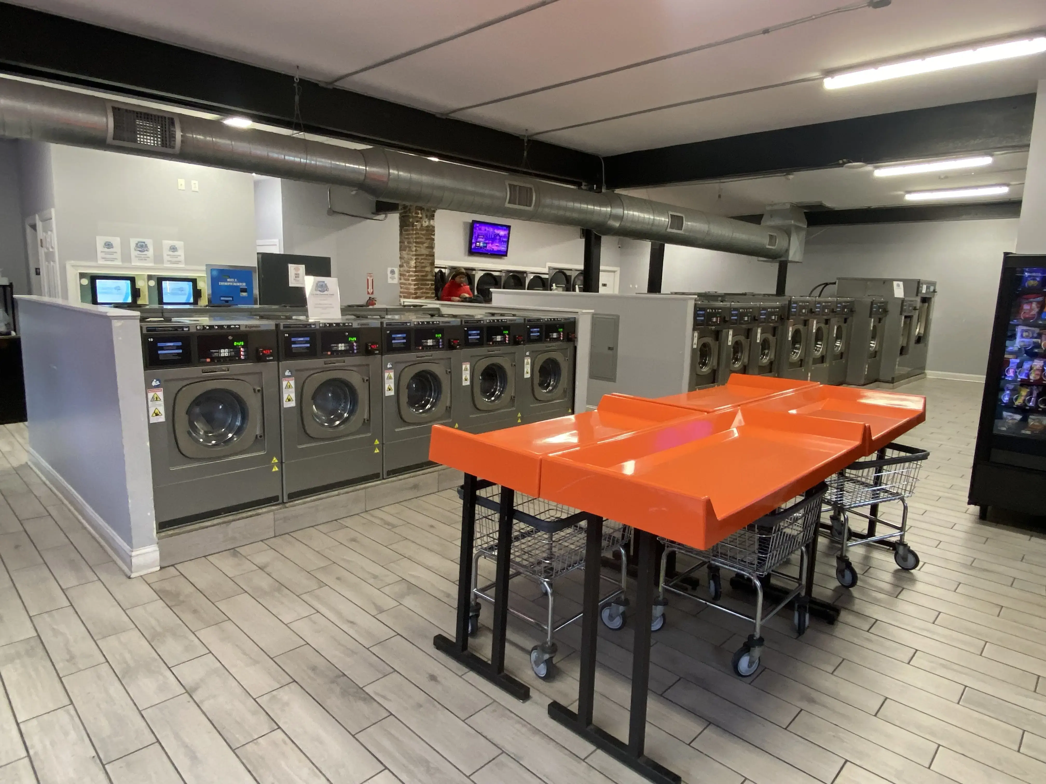 Spin City Laundromat - Image 2