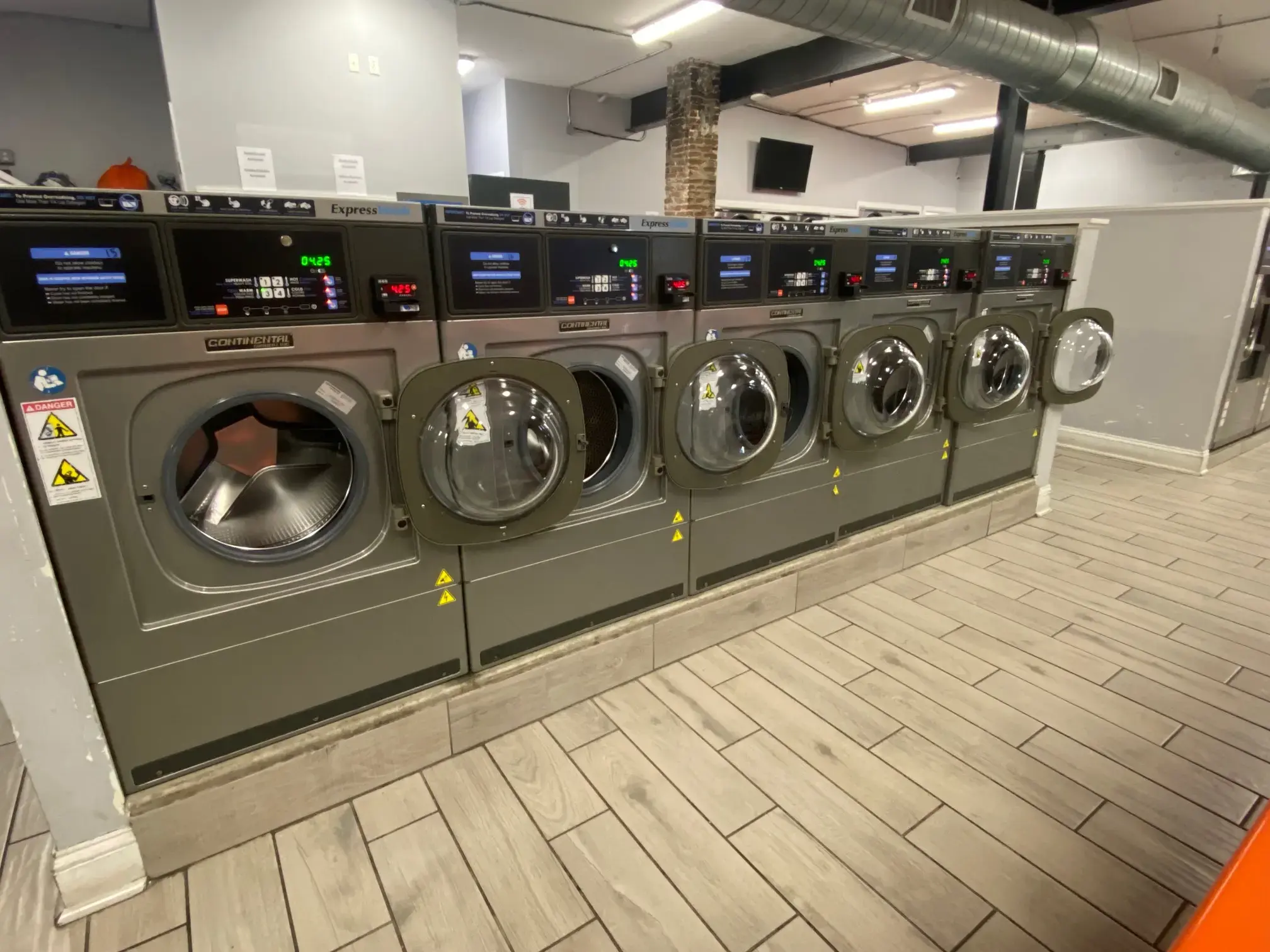Spin City Laundromat - Image 17