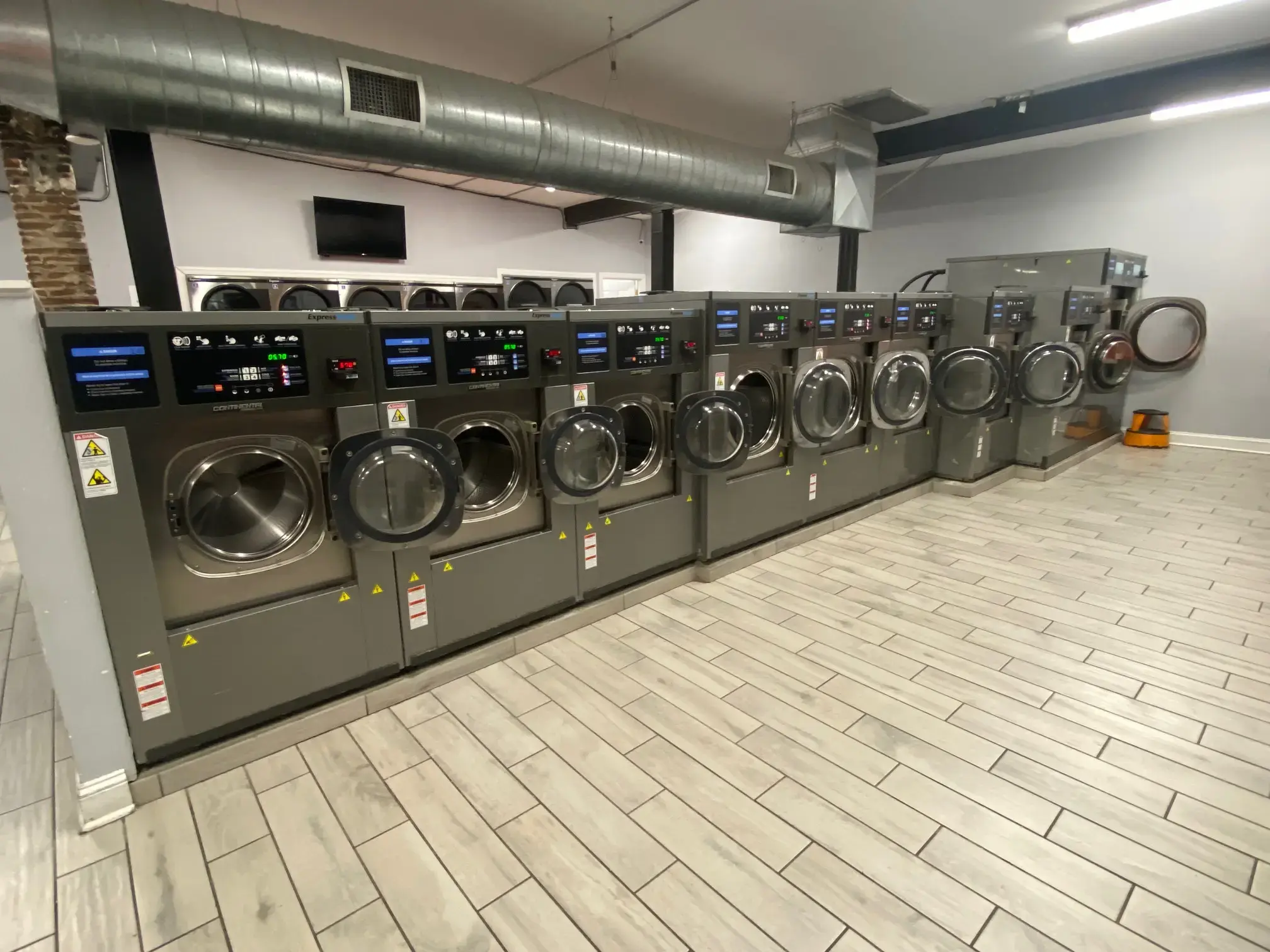 Spin City Laundromat - Image 18