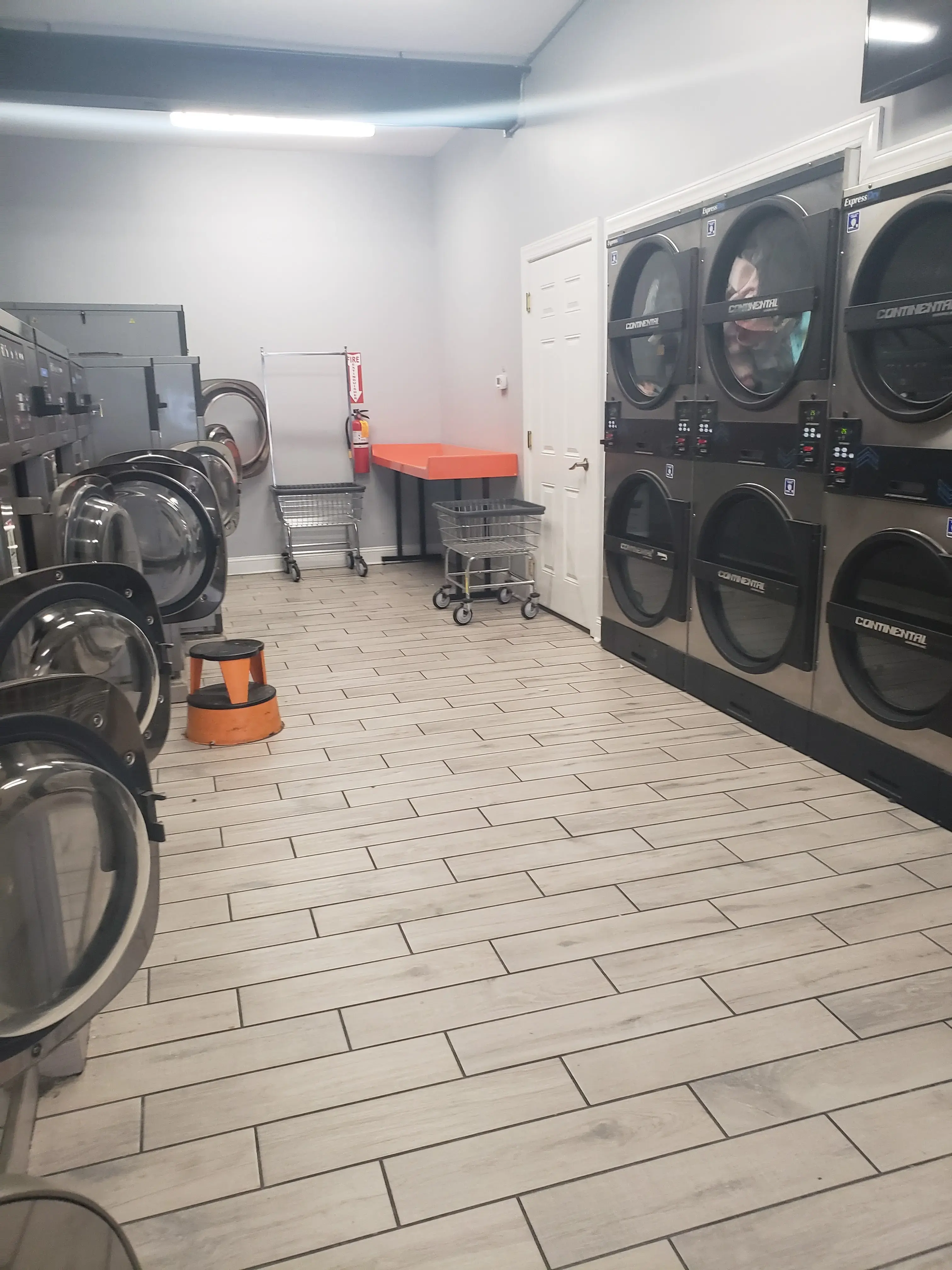Spin City Laundromat - Image 10
