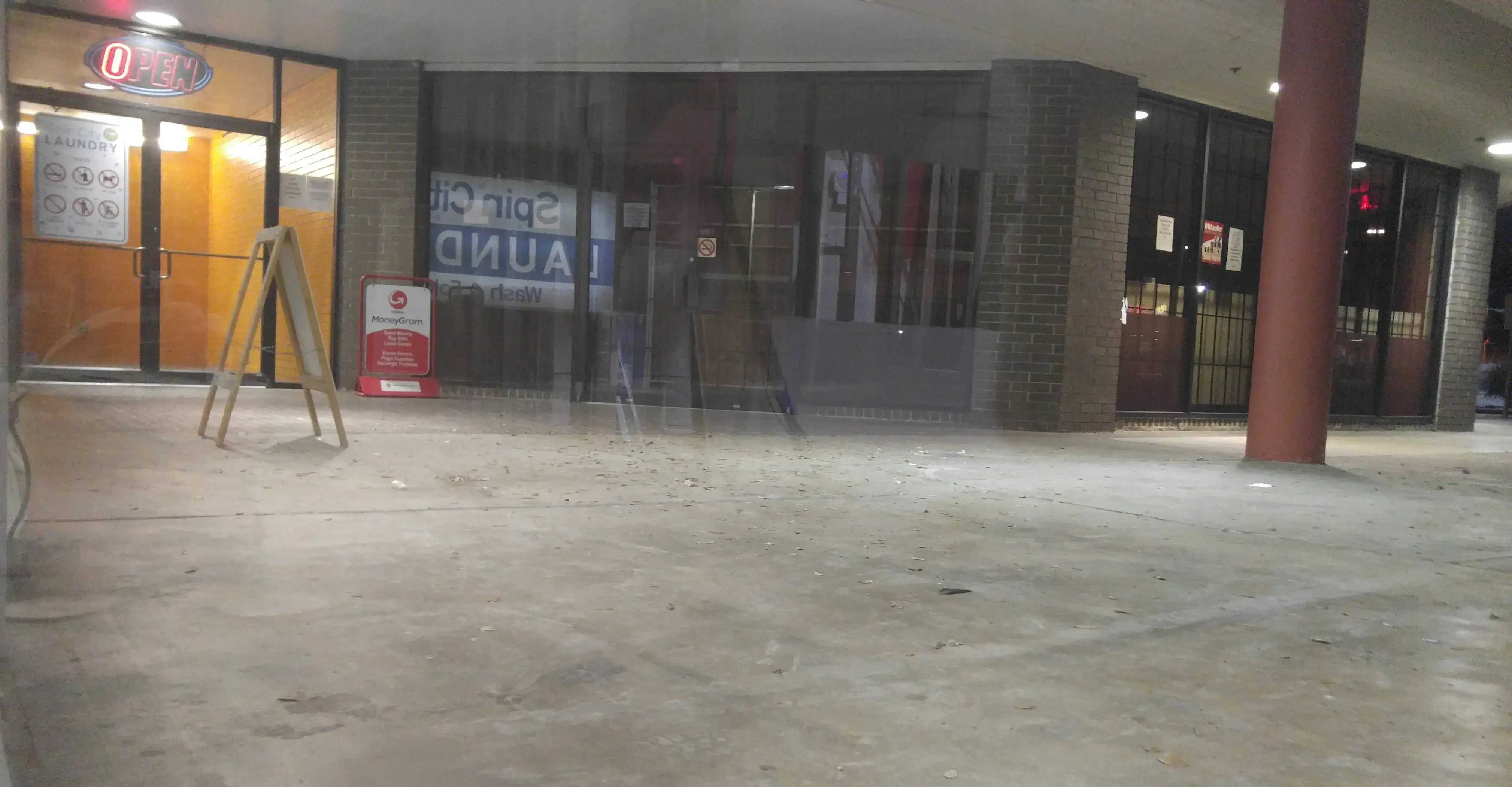 Spin City Laundry - Image 15