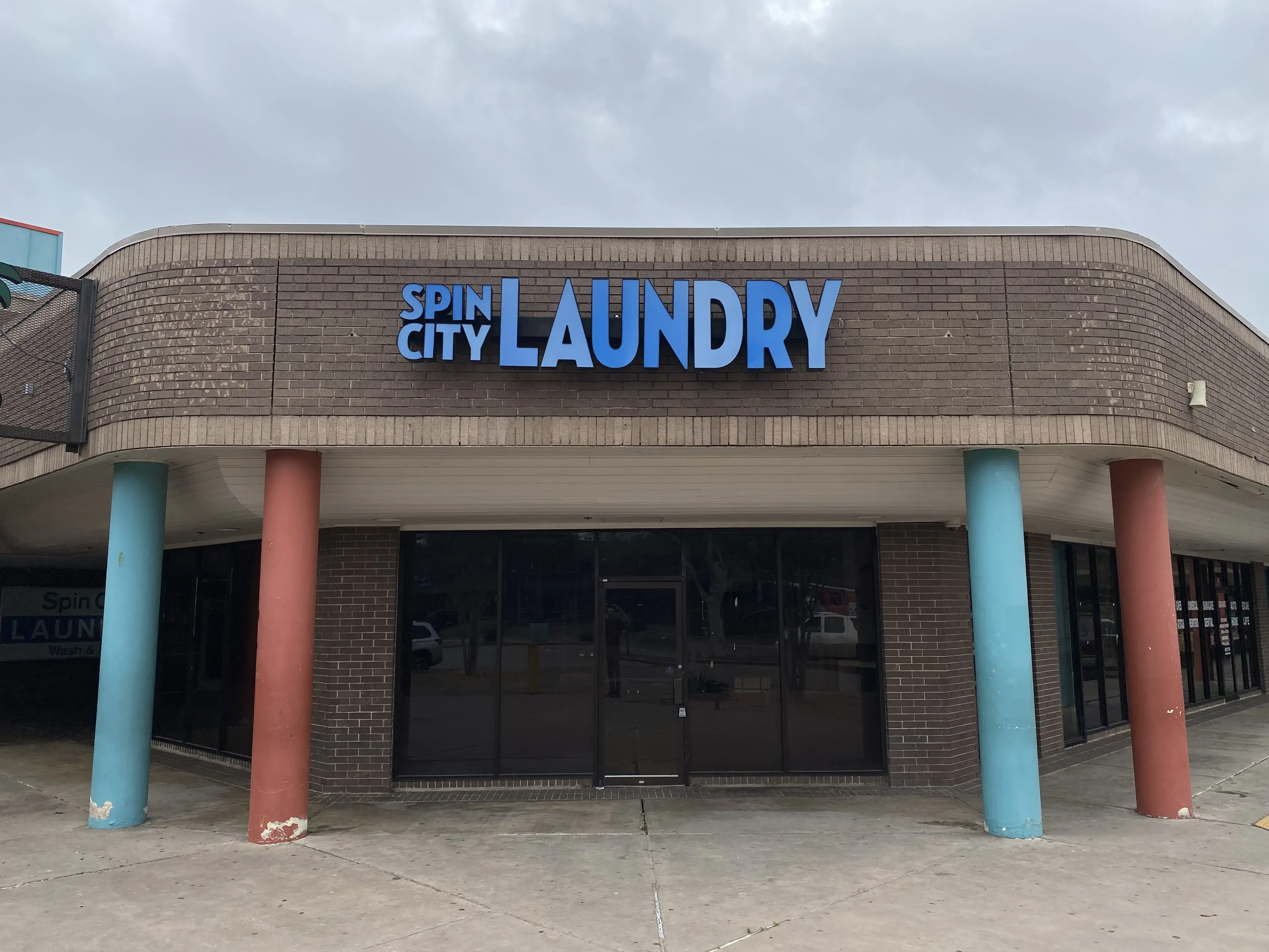 Spin City Laundry - Image 12