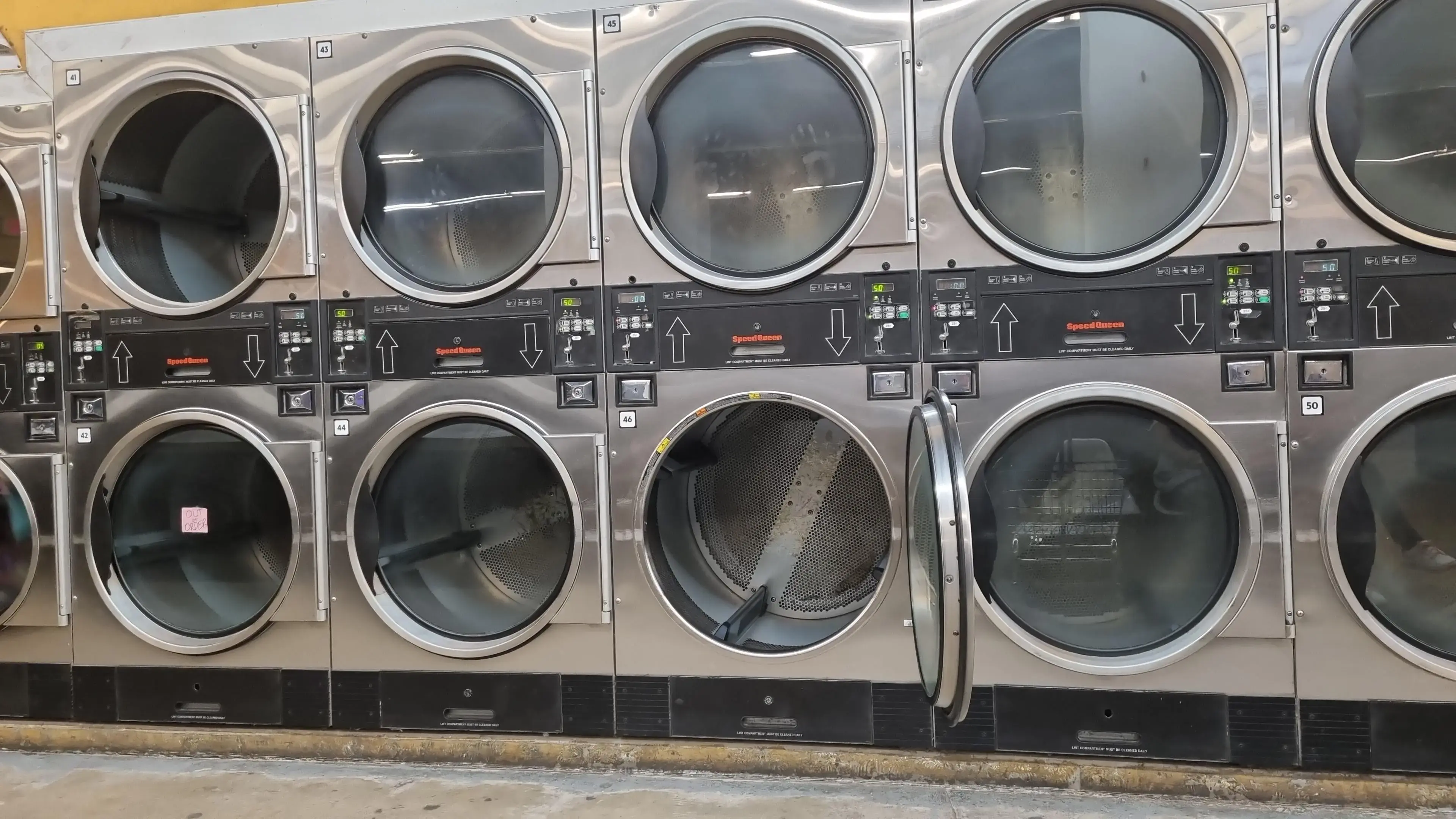 Spin City Laundry thumbnail 5