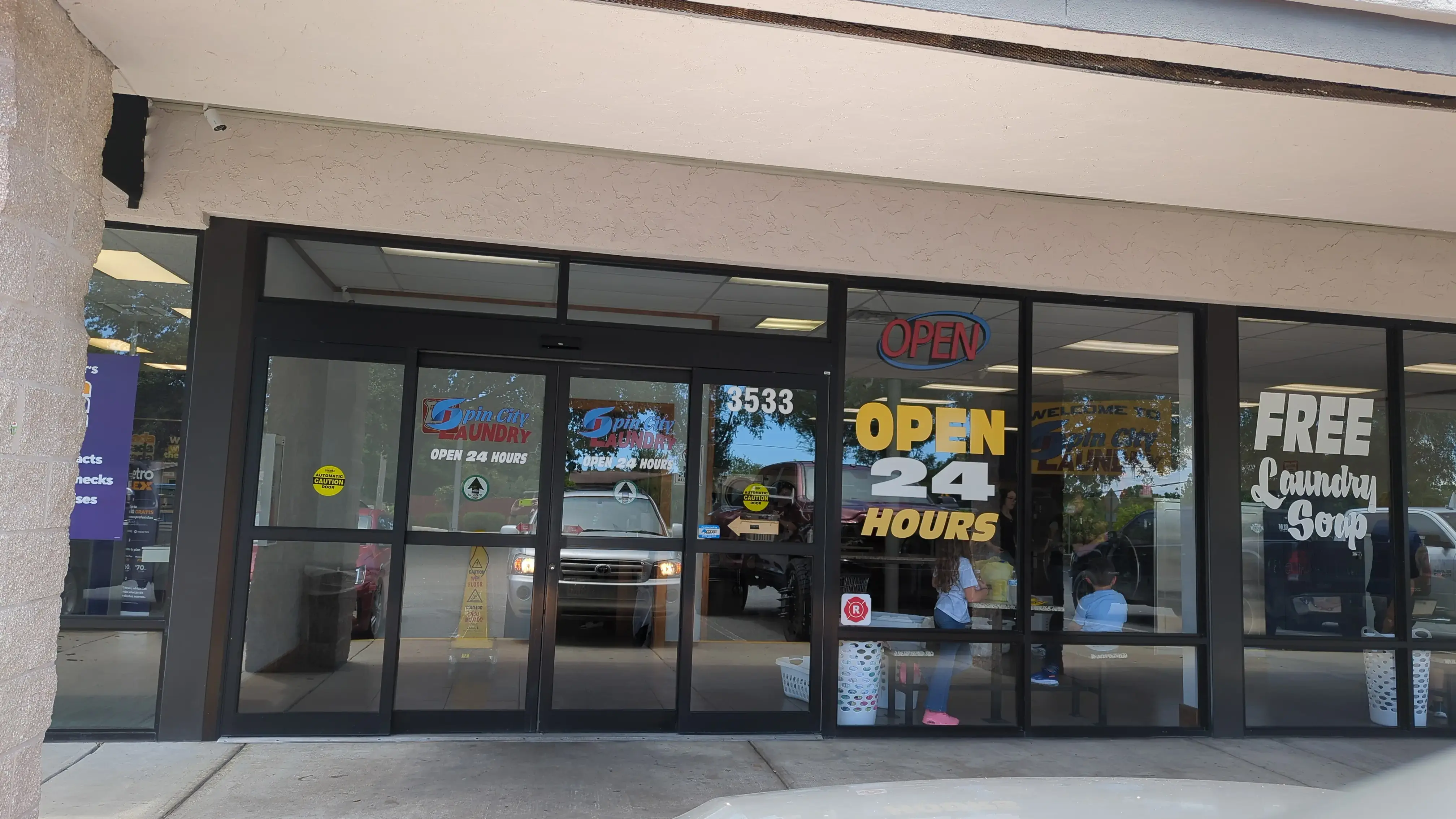 Spin City Laundry - Image 4