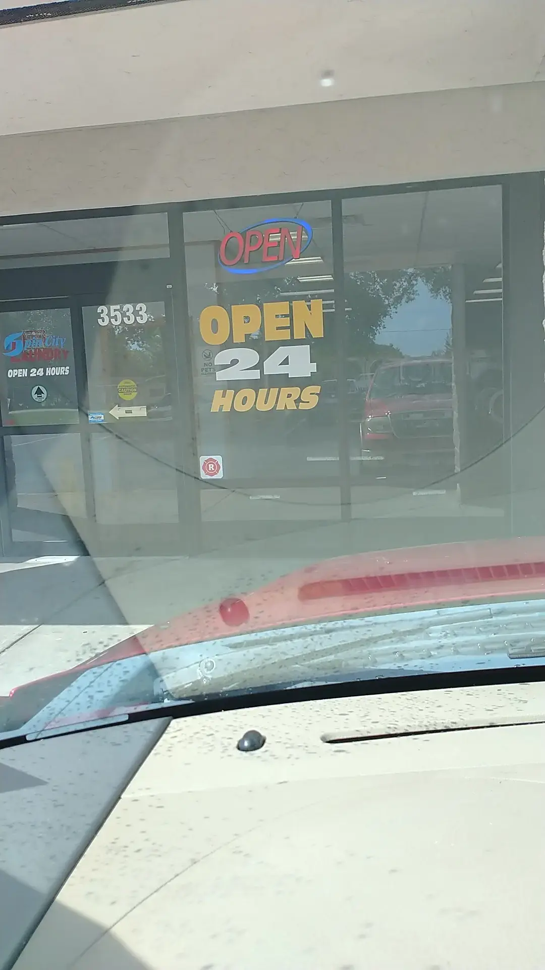 Spin City Laundry - Image 14