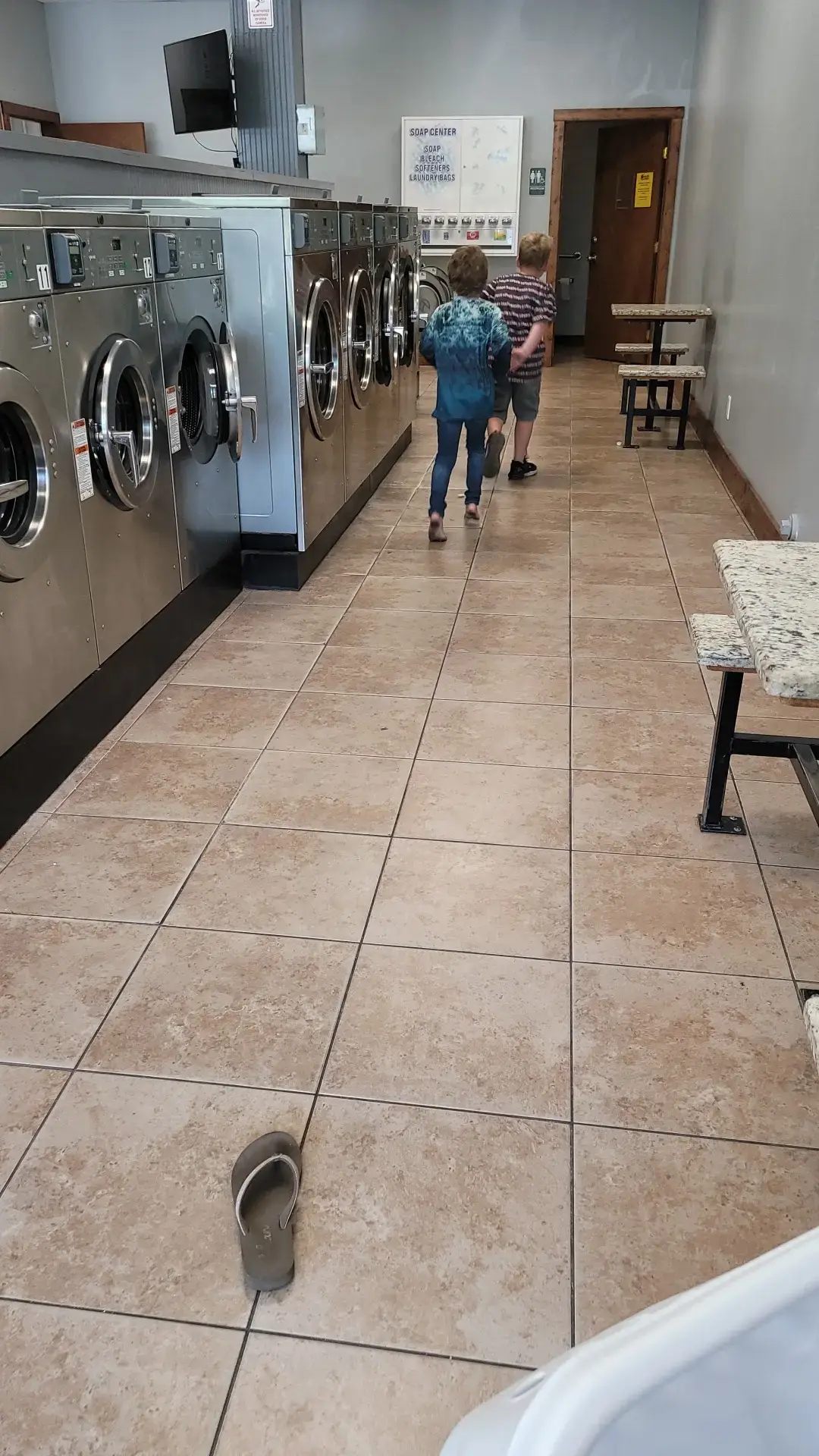 Spin City Laundry - Image 14