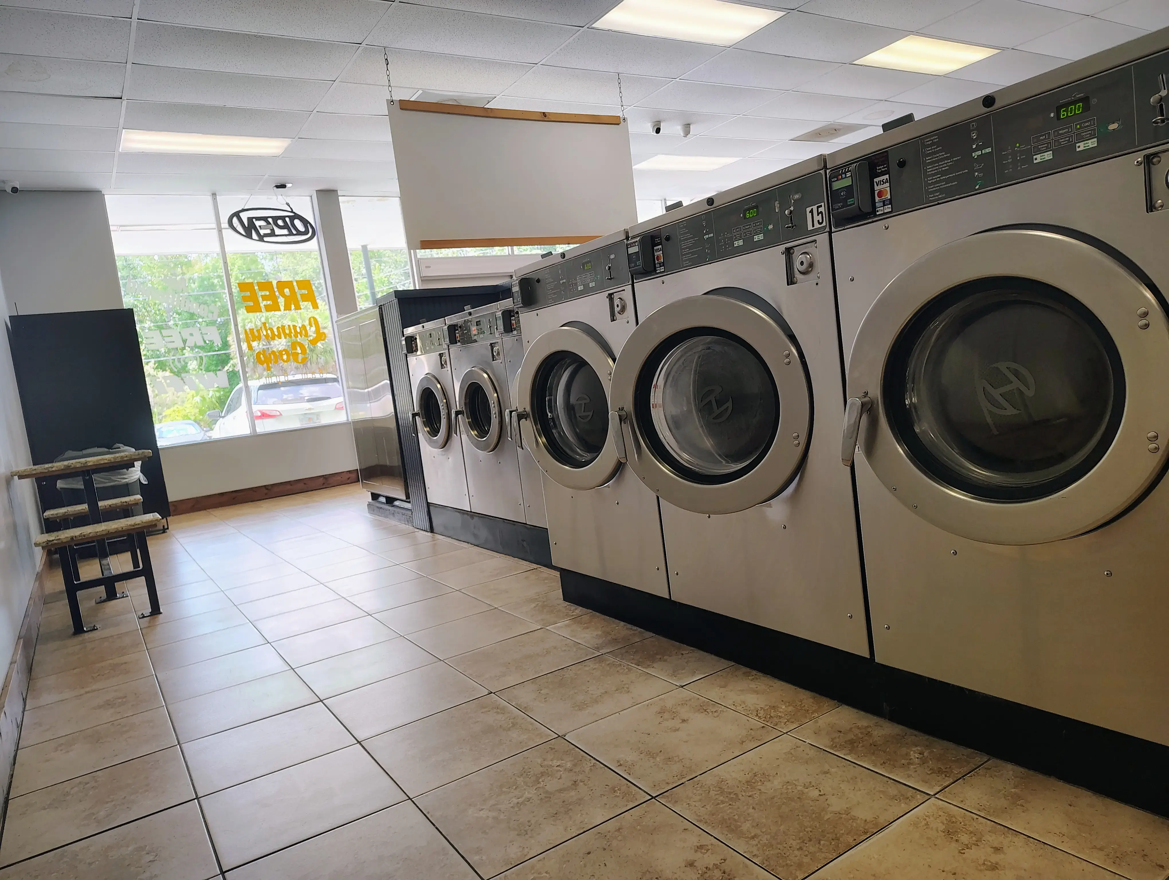 Spin City Laundry - Image 18