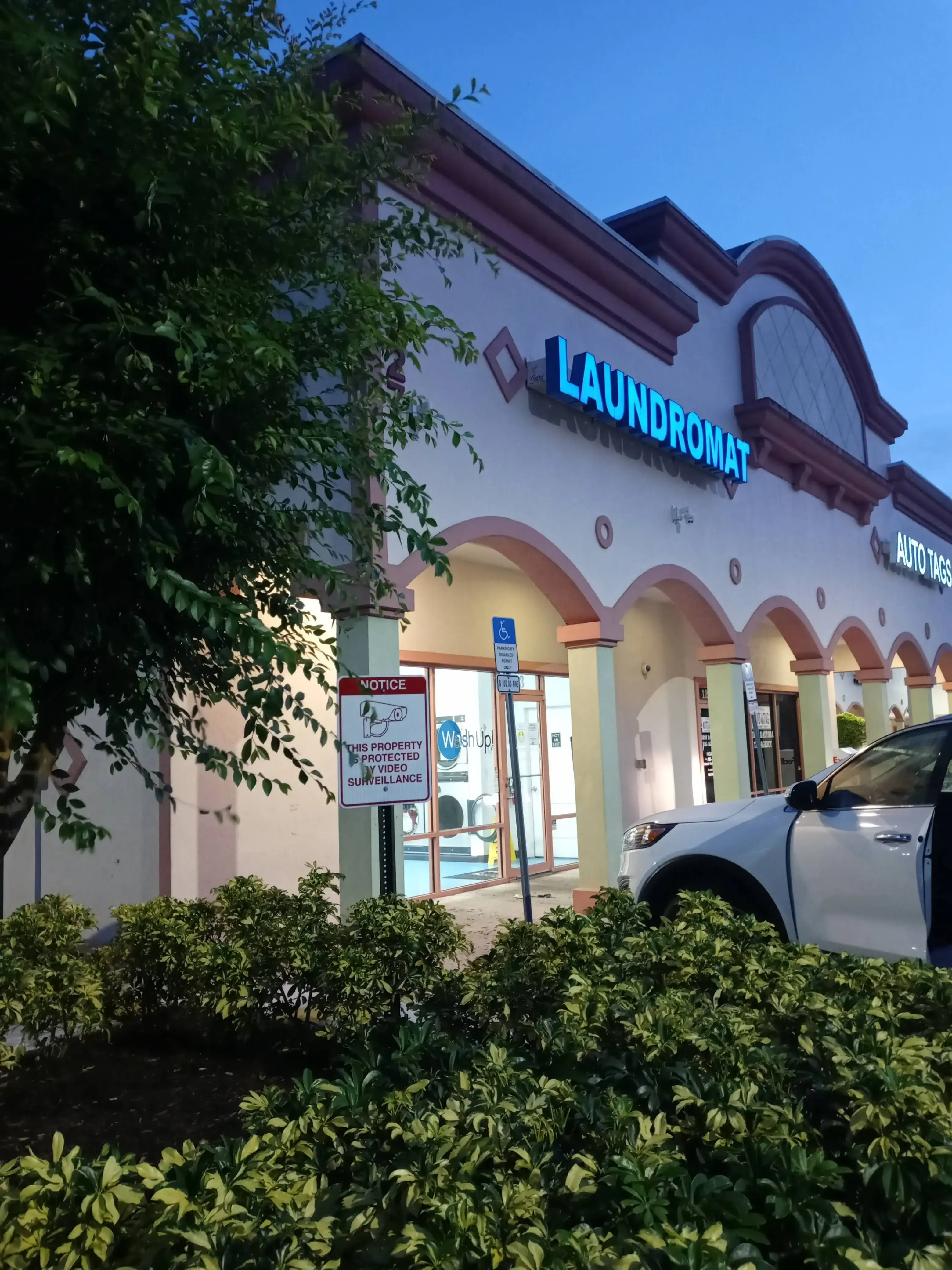 Spin City Laundry - Image 13