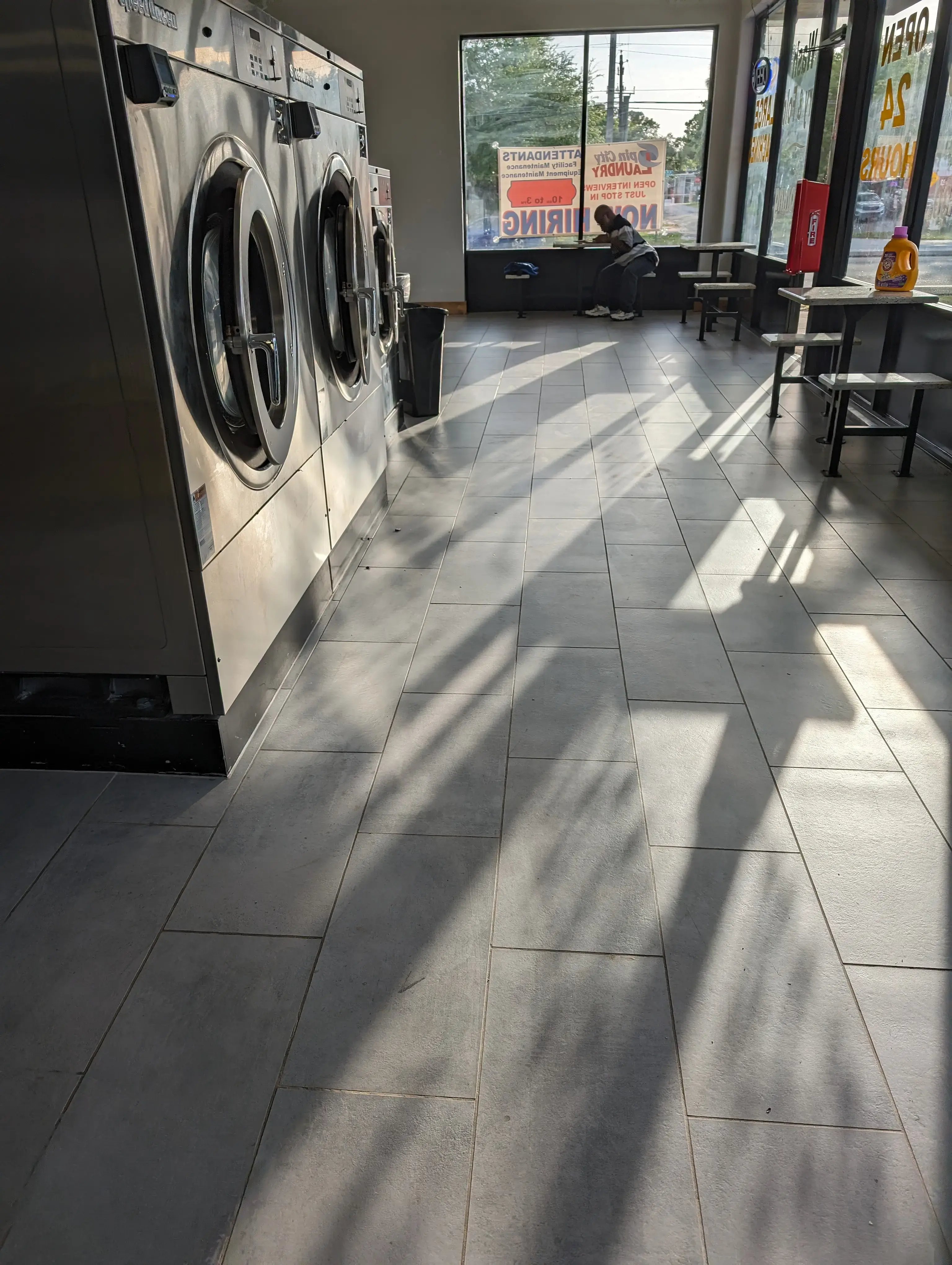 Spin City Laundry thumbnail 3