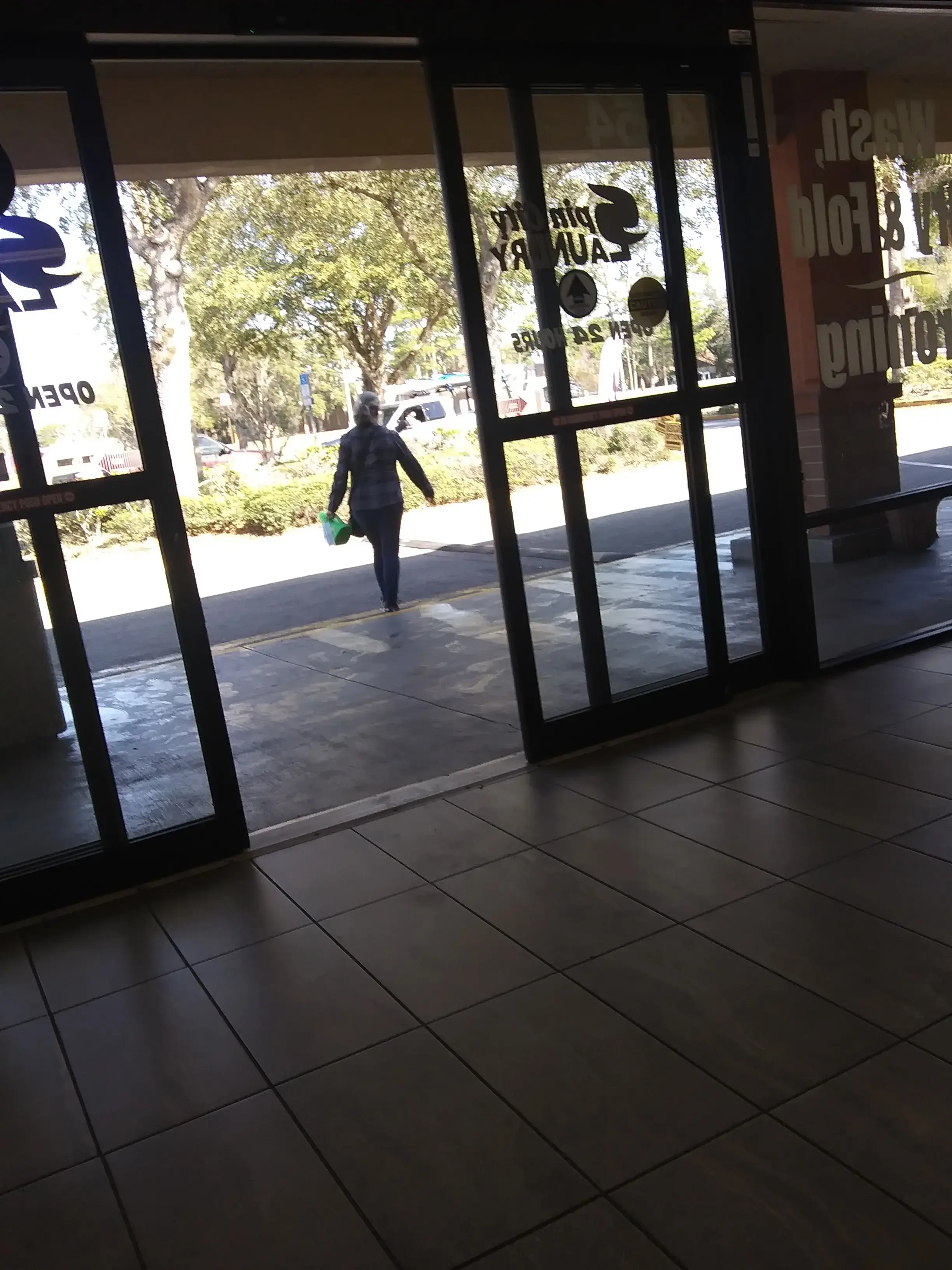 Spin City Laundry - Image 7