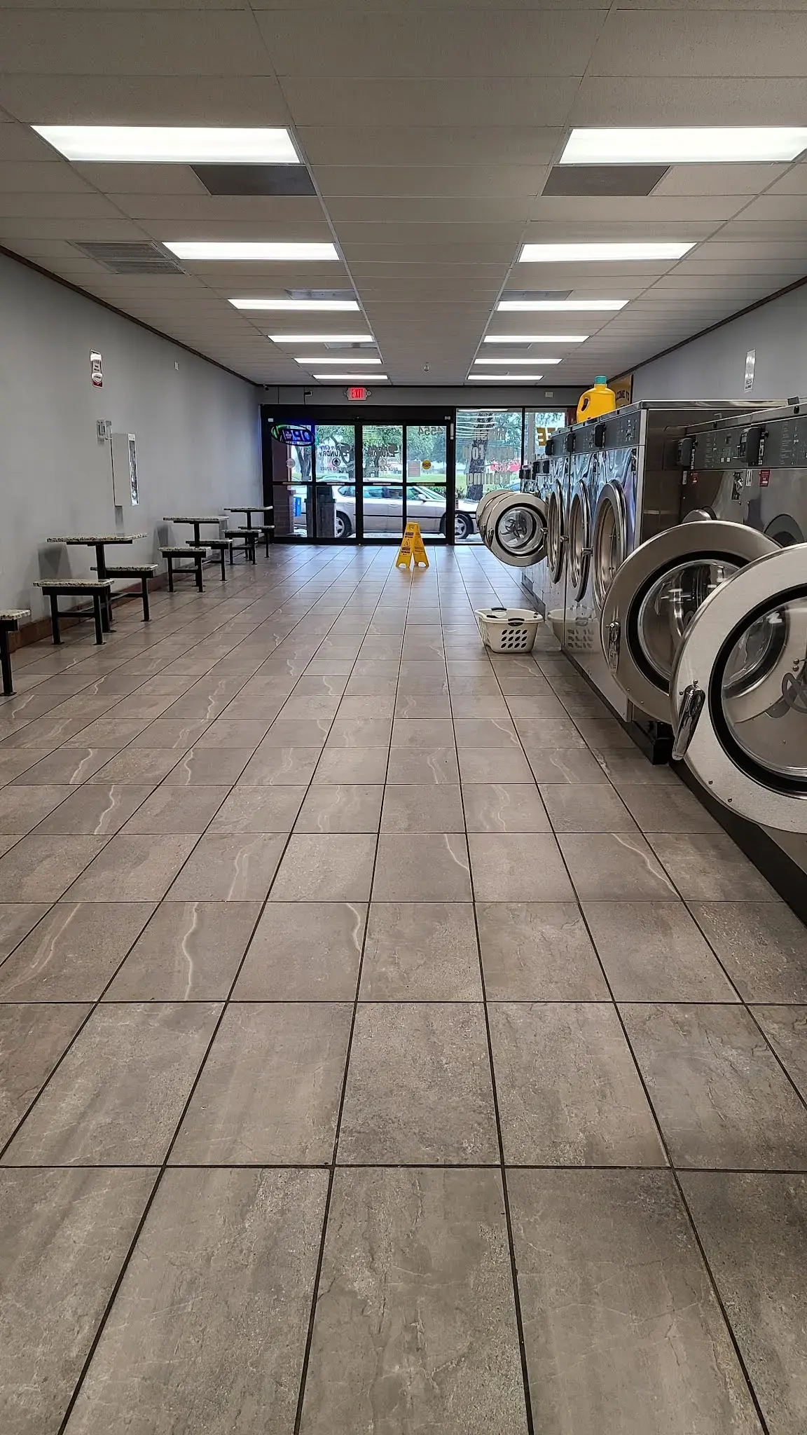 Spin City Laundry thumbnail 2