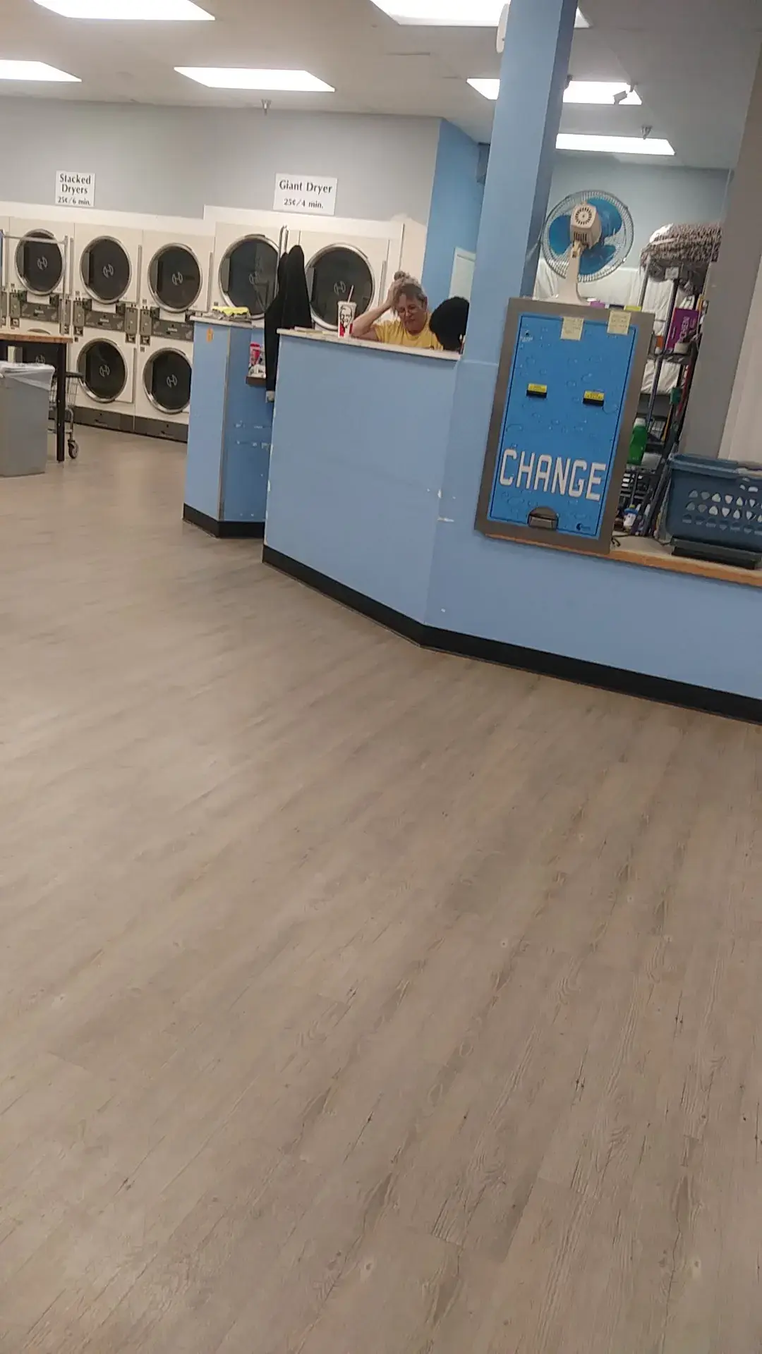 Spin City Laundry Lacey thumbnail 19