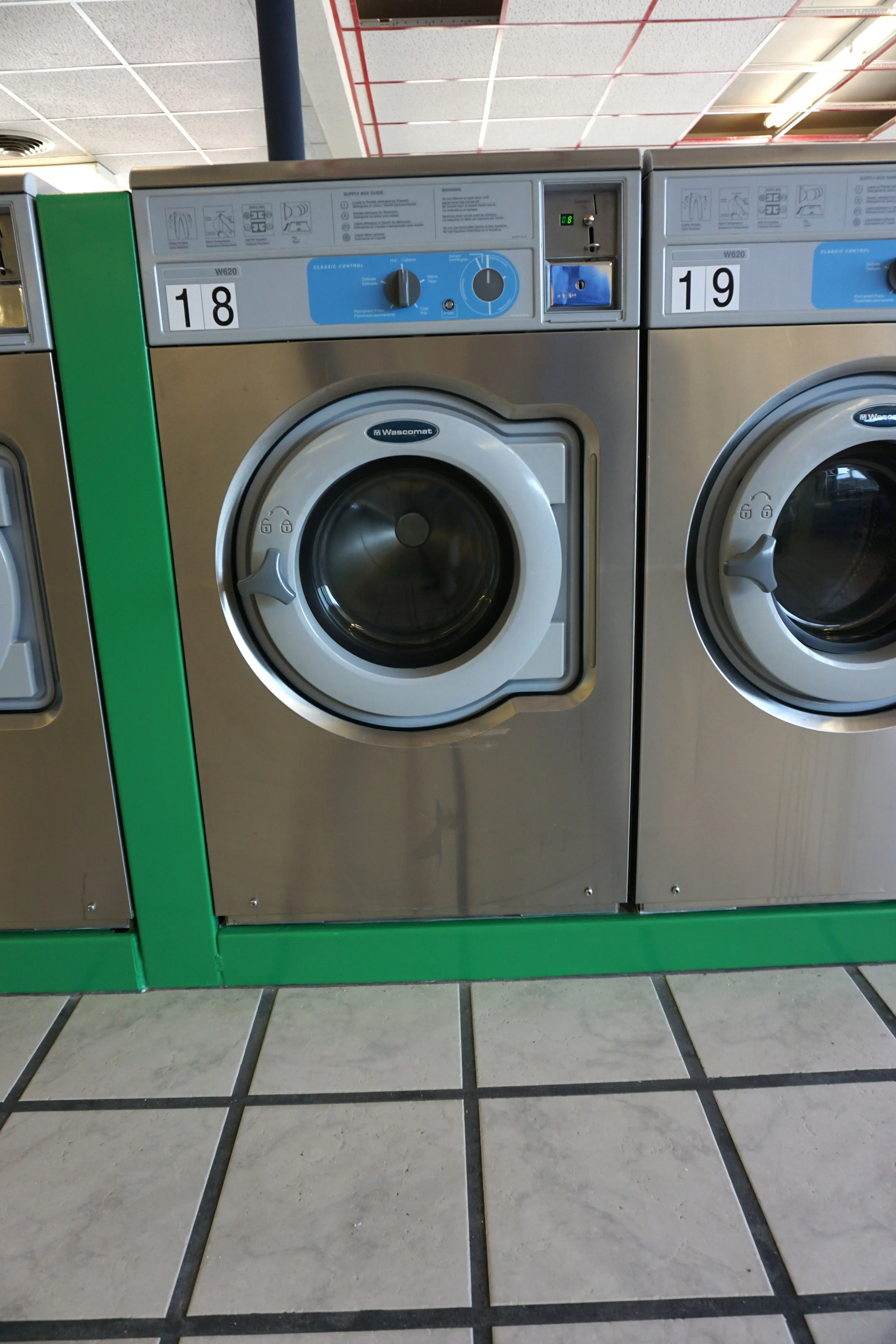 Spin City Laundry: Laundromania Coralville thumbnail 11
