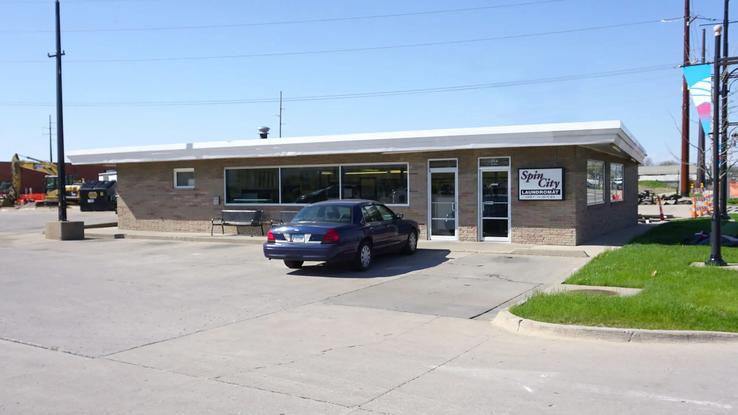 Spin City Laundry: Laundromania Coralville thumbnail 1