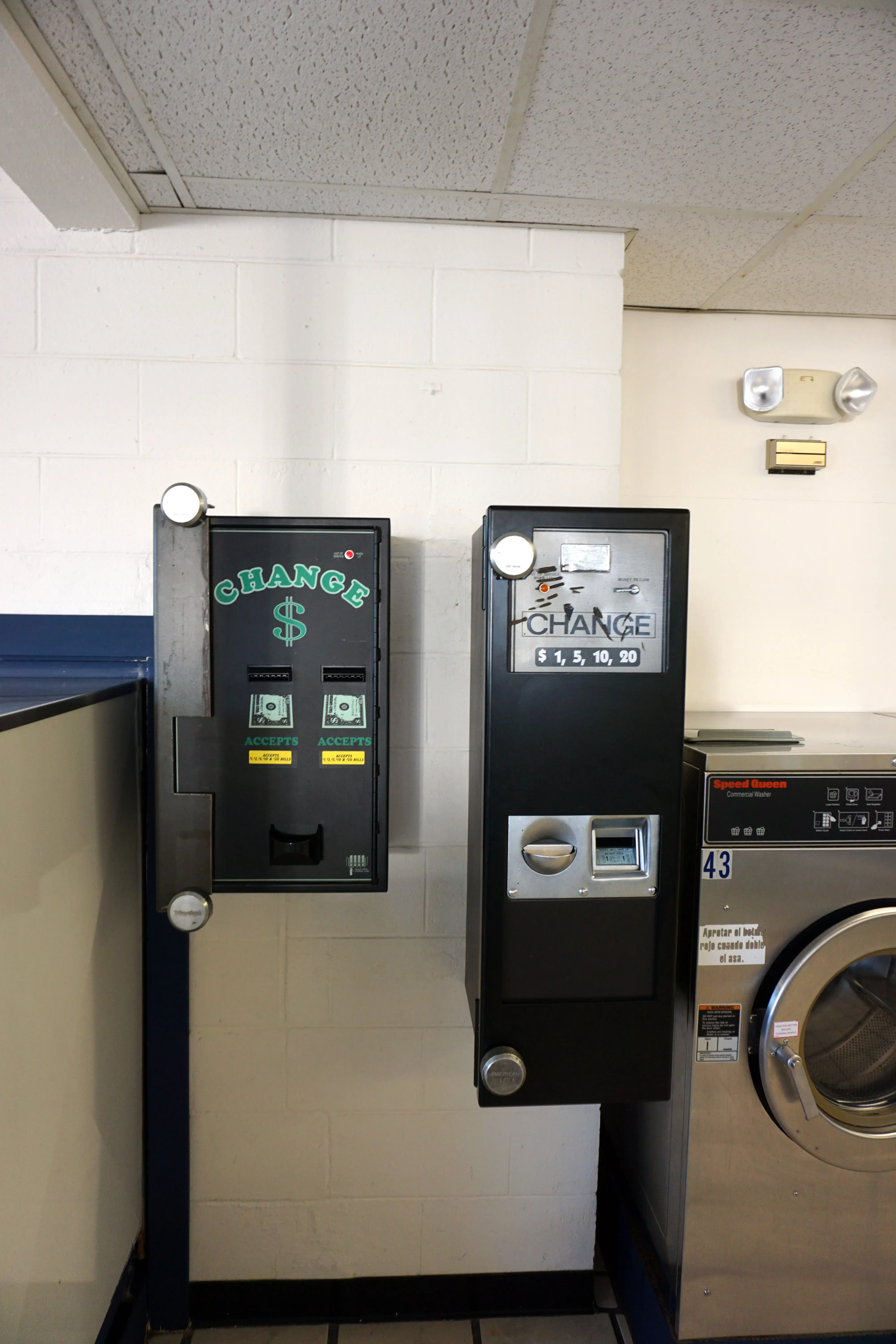 Spin City Laundry: Laundromania Coralville - Image 15
