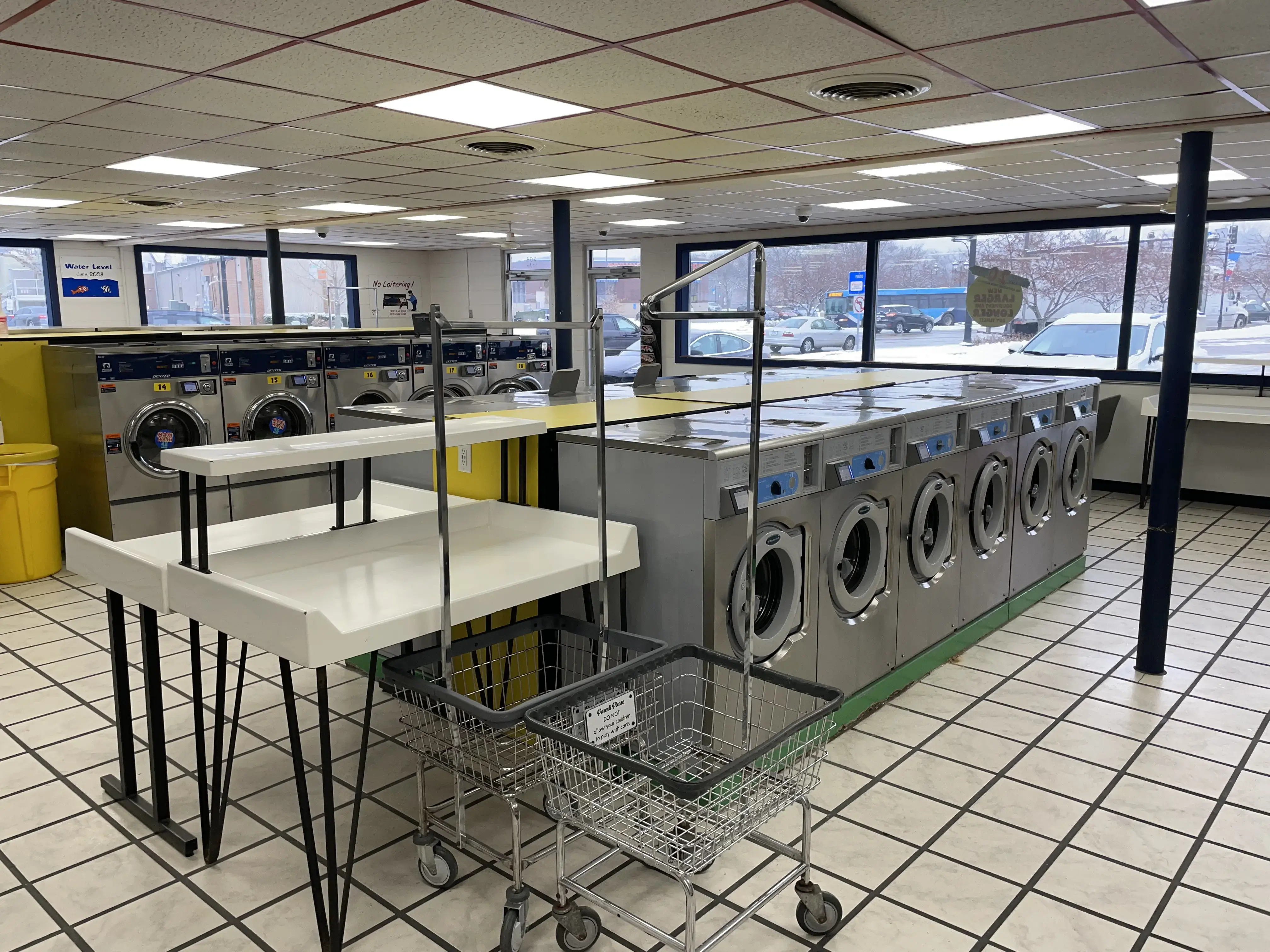 Spin City Laundry: Laundromania Coralville - Image 3