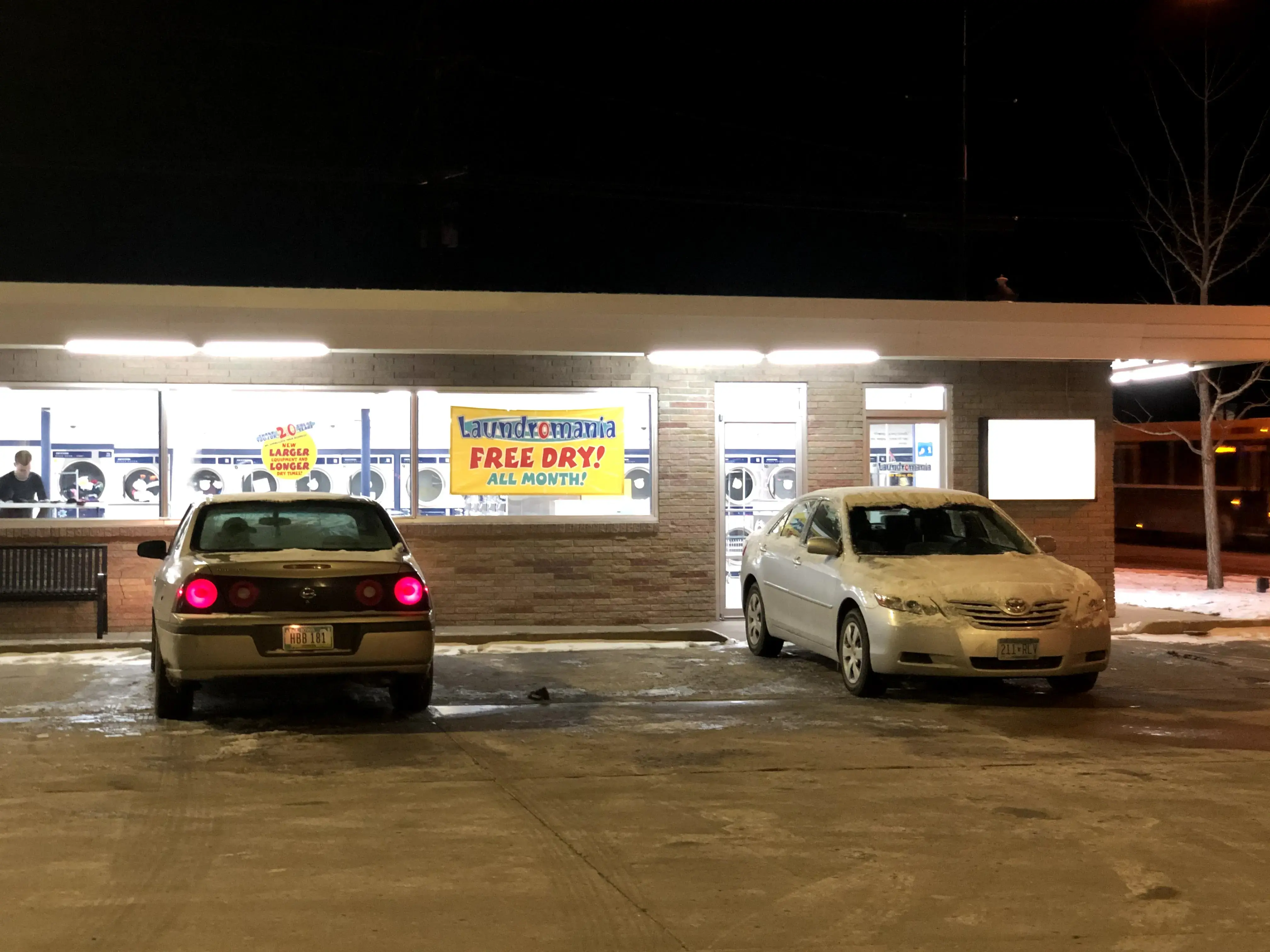 Spin City Laundry: Laundromania Coralville - Image 9