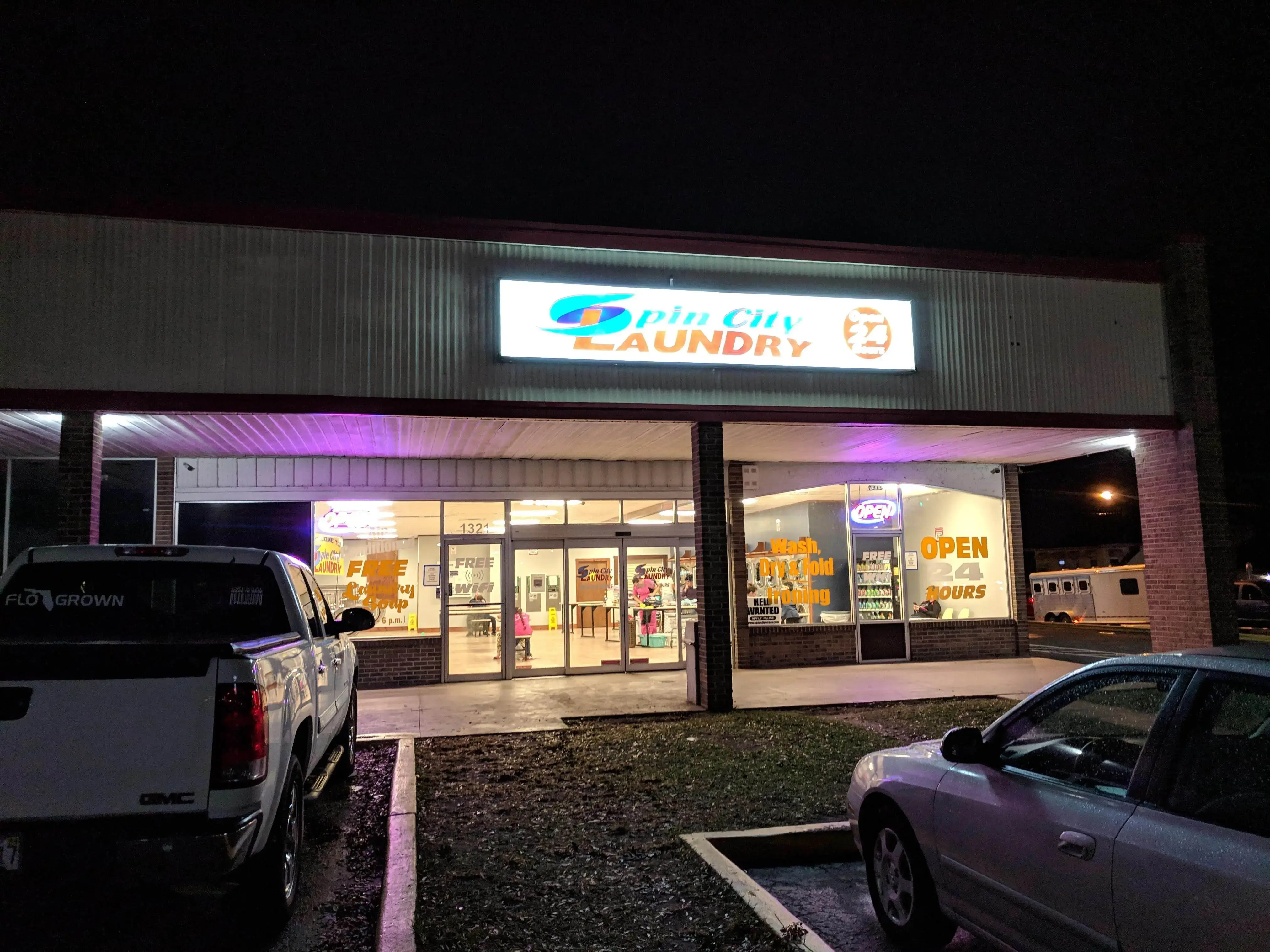 Spin City Laundry - Image 19