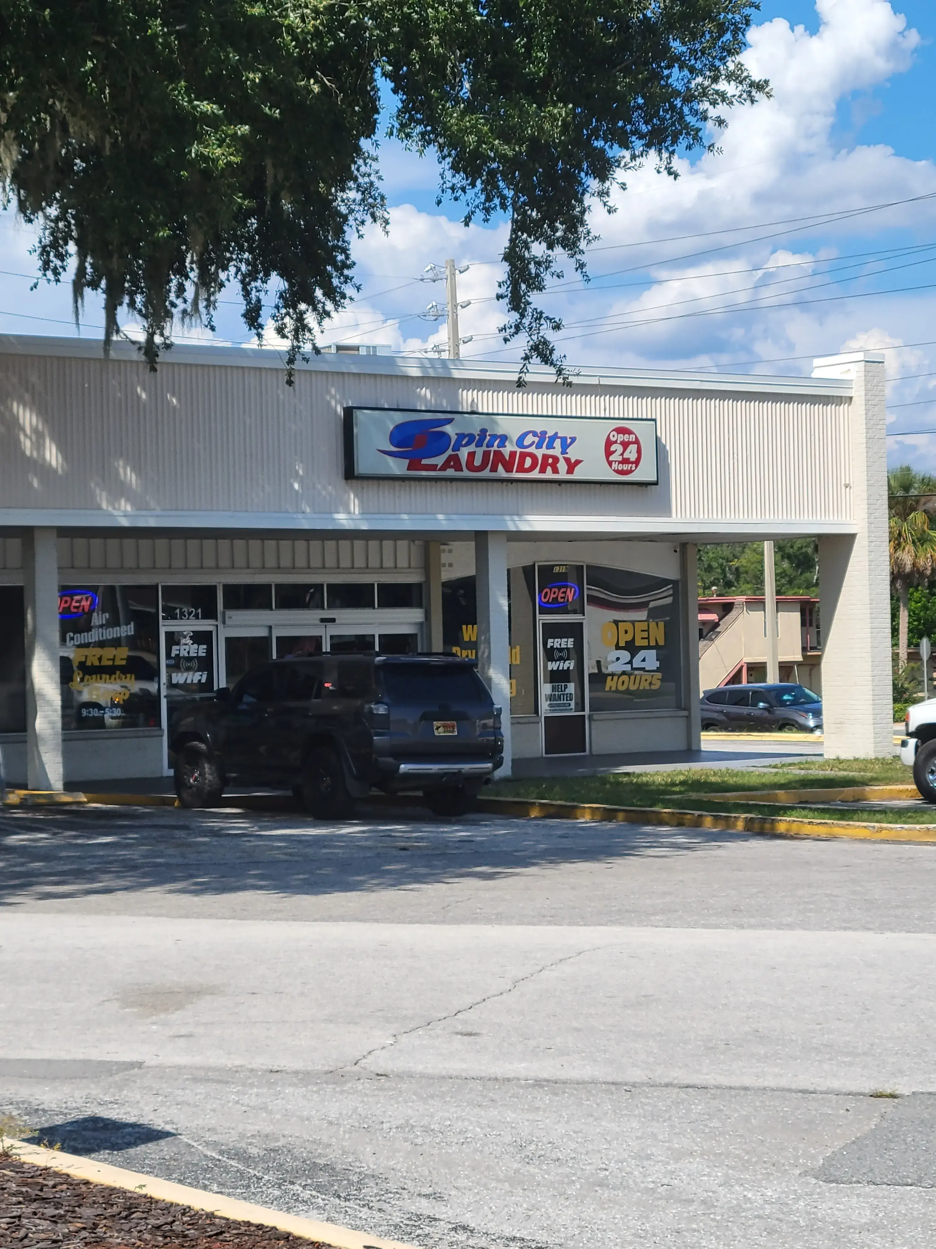 Spin City Laundry - Image 2