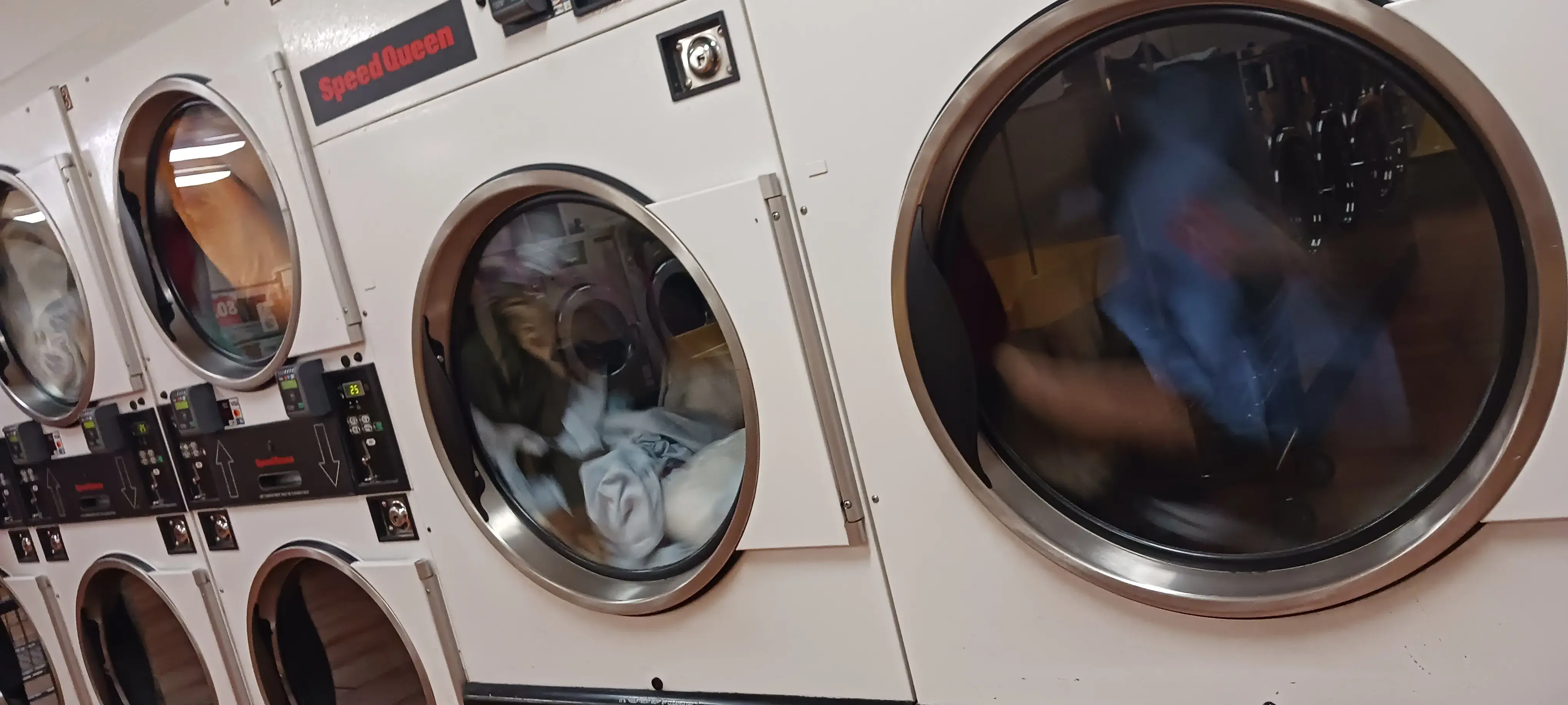 Spin City Laundry - Image 11