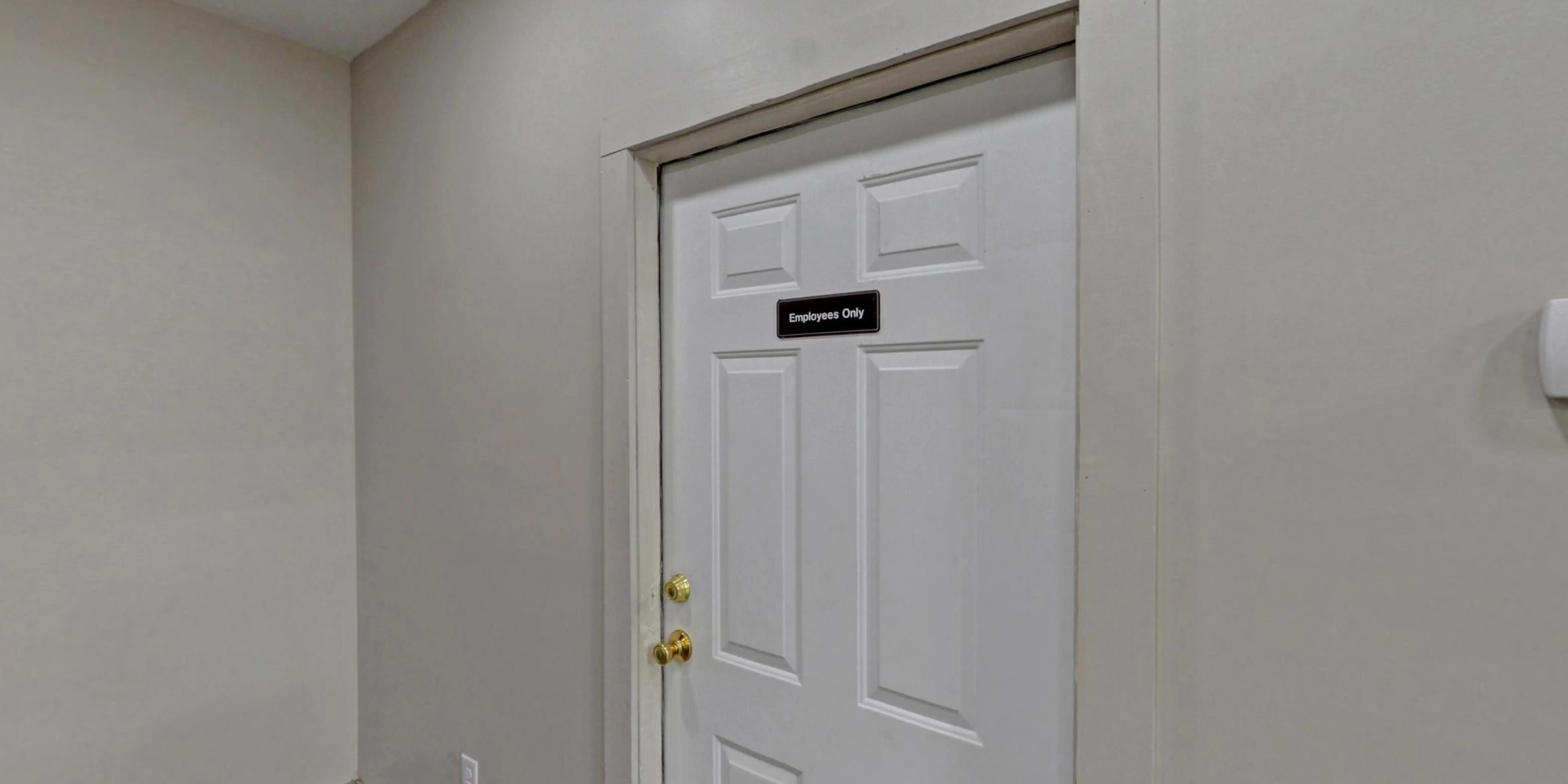 Spin City Laundry - Image 9