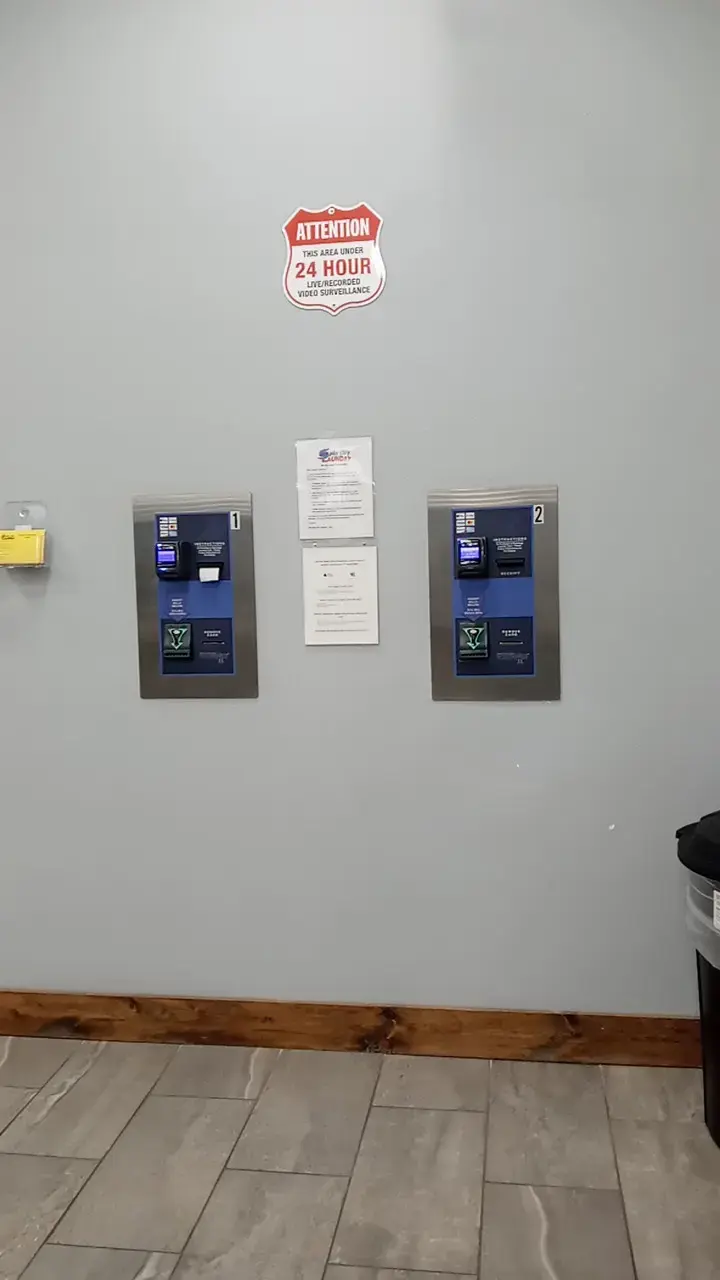 Spin City Laundry - Image 11